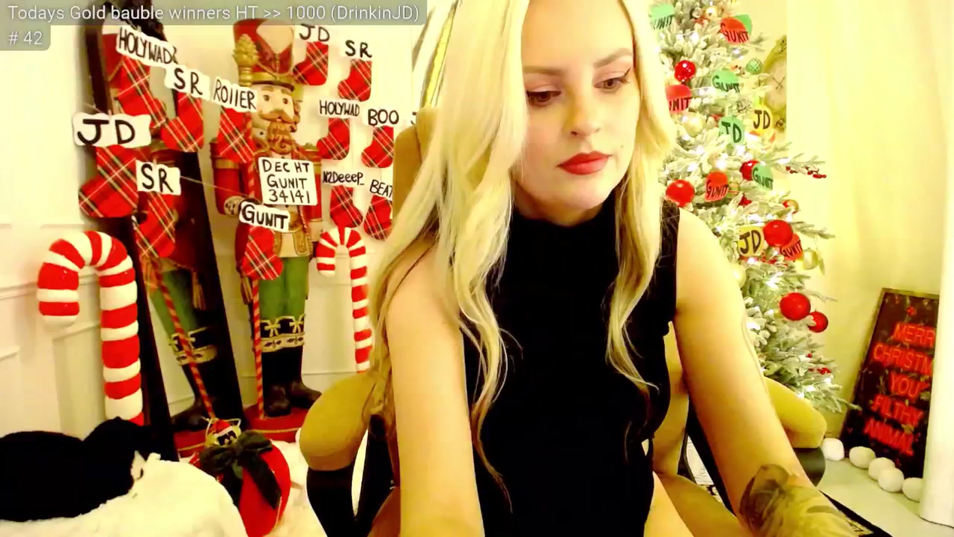 Gallery image thumbnail from JingleK3lls's myfreecams stream on, 12/09/2025, 04:40 image 13 of 20