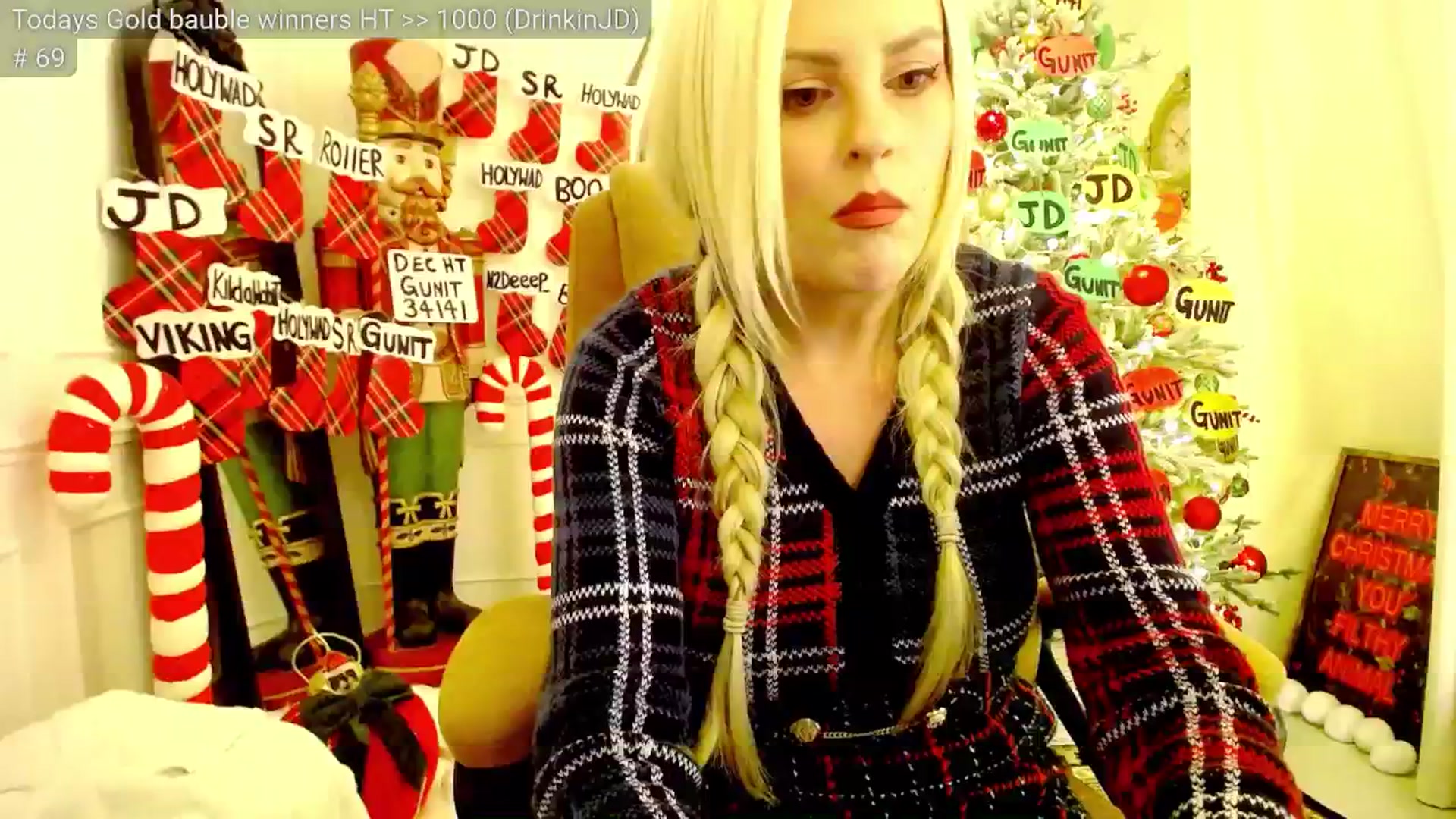 Gallery image thumbnail from JingleK3lls's myfreecams stream on, 12/16/2025, 01:47 image 8 of 20