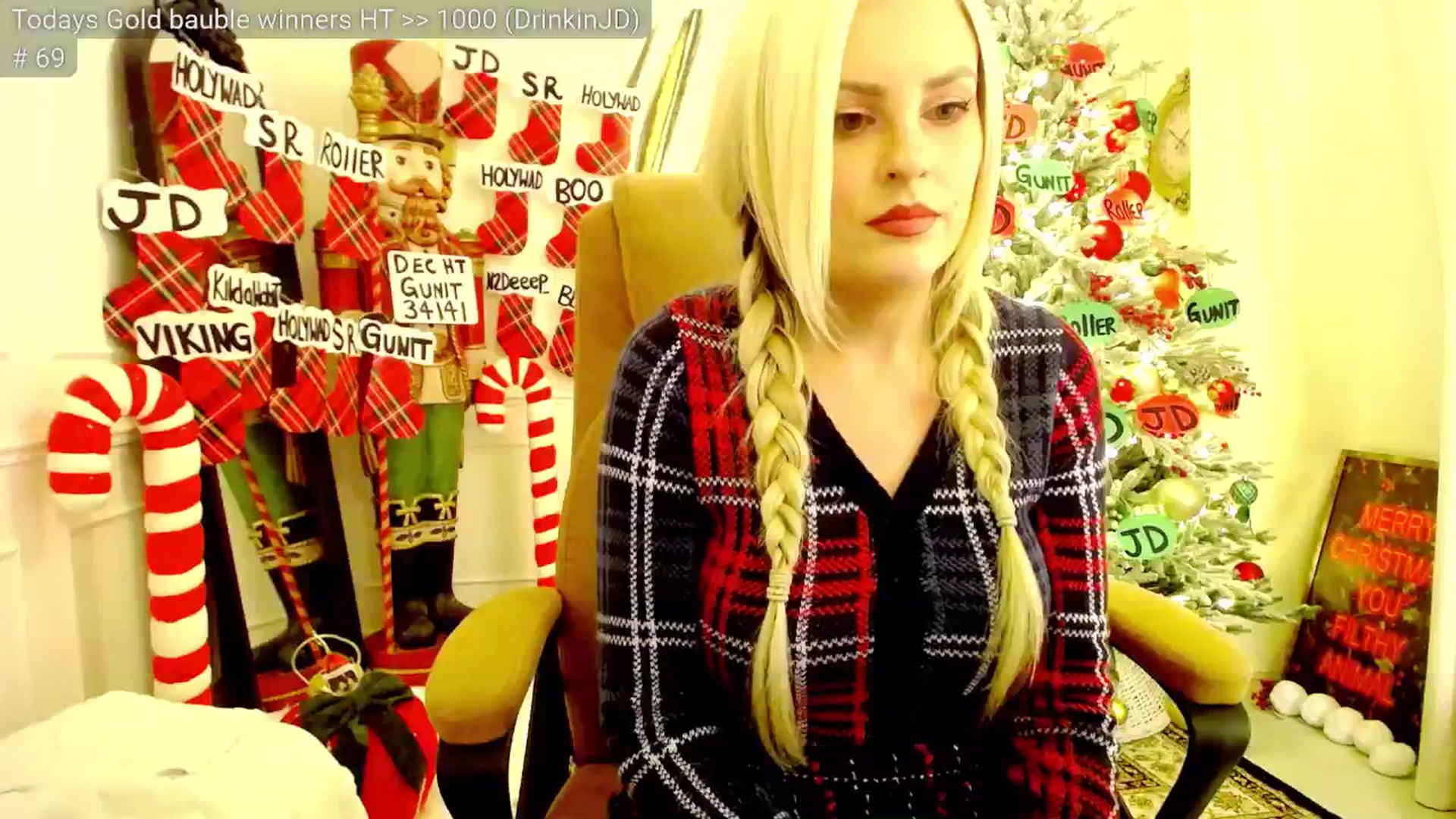 Gallery image thumbnail from JingleK3lls's myfreecams stream on, 12/16/2025, 01:47 image 9 of 20