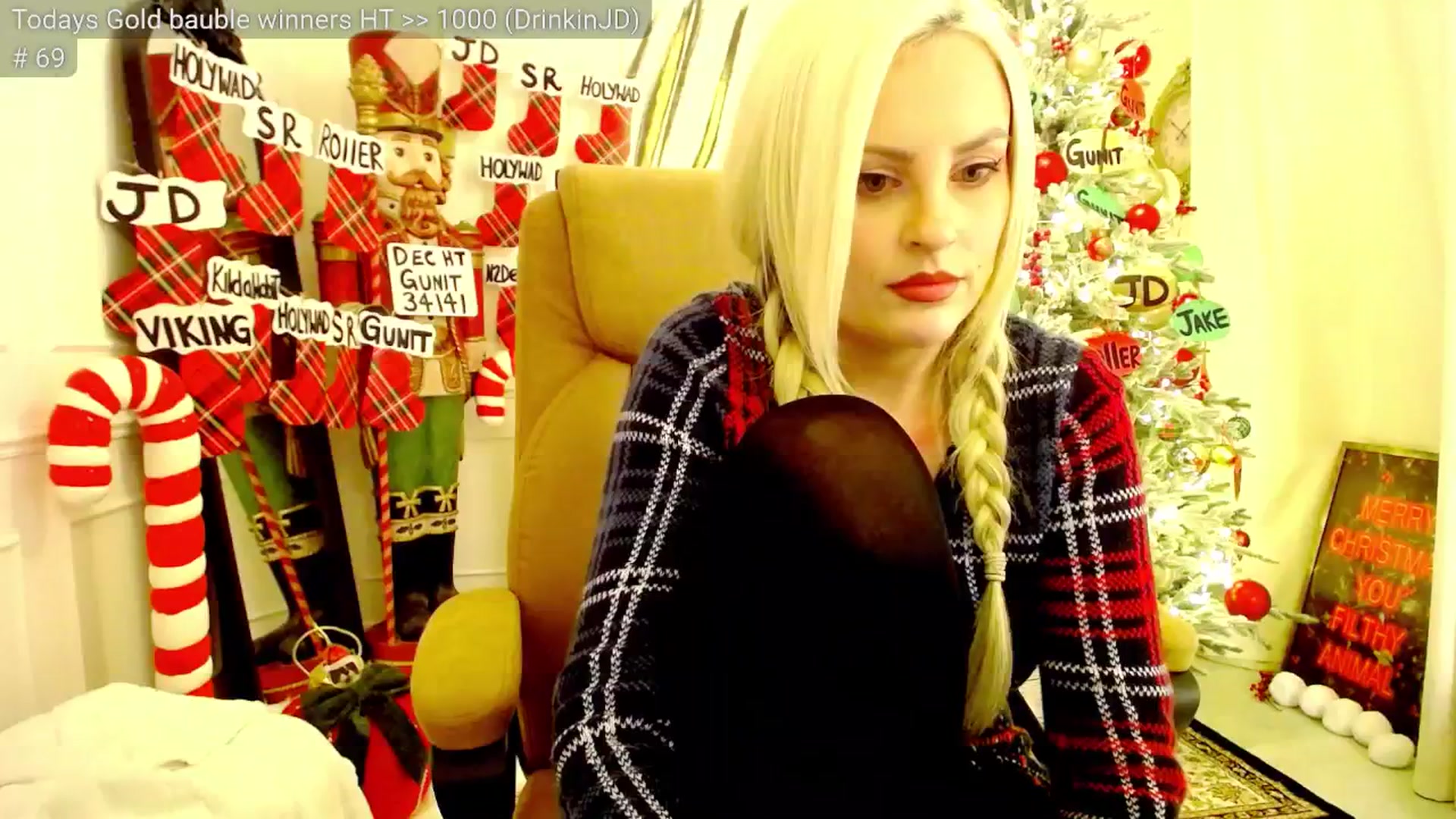 Gallery image thumbnail from JingleK3lls's myfreecams stream on, 12/16/2025, 01:47 image 6 of 20