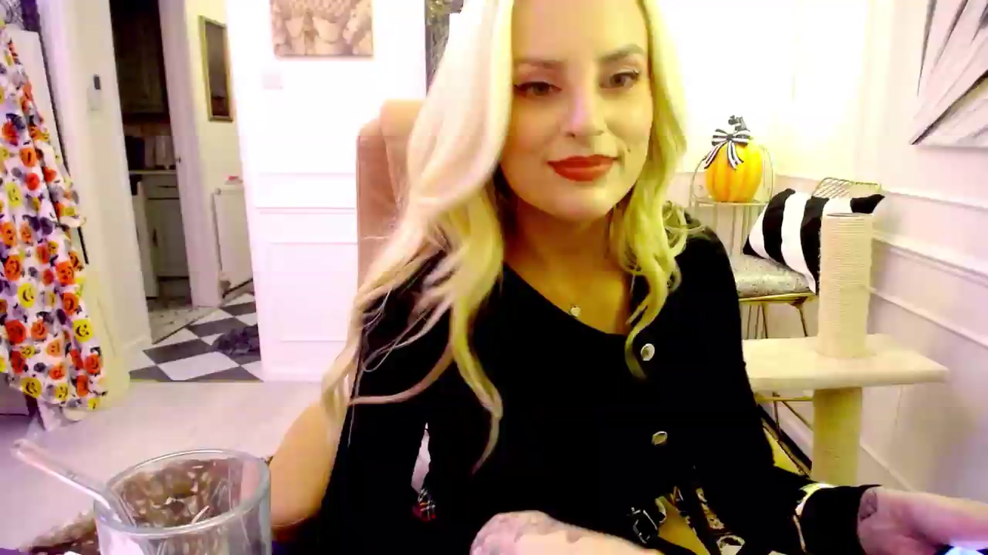 Gallery image thumbnail from JingleK3lls's myfreecams stream on, 09/13/2026, 01:03 image 7 of 20
