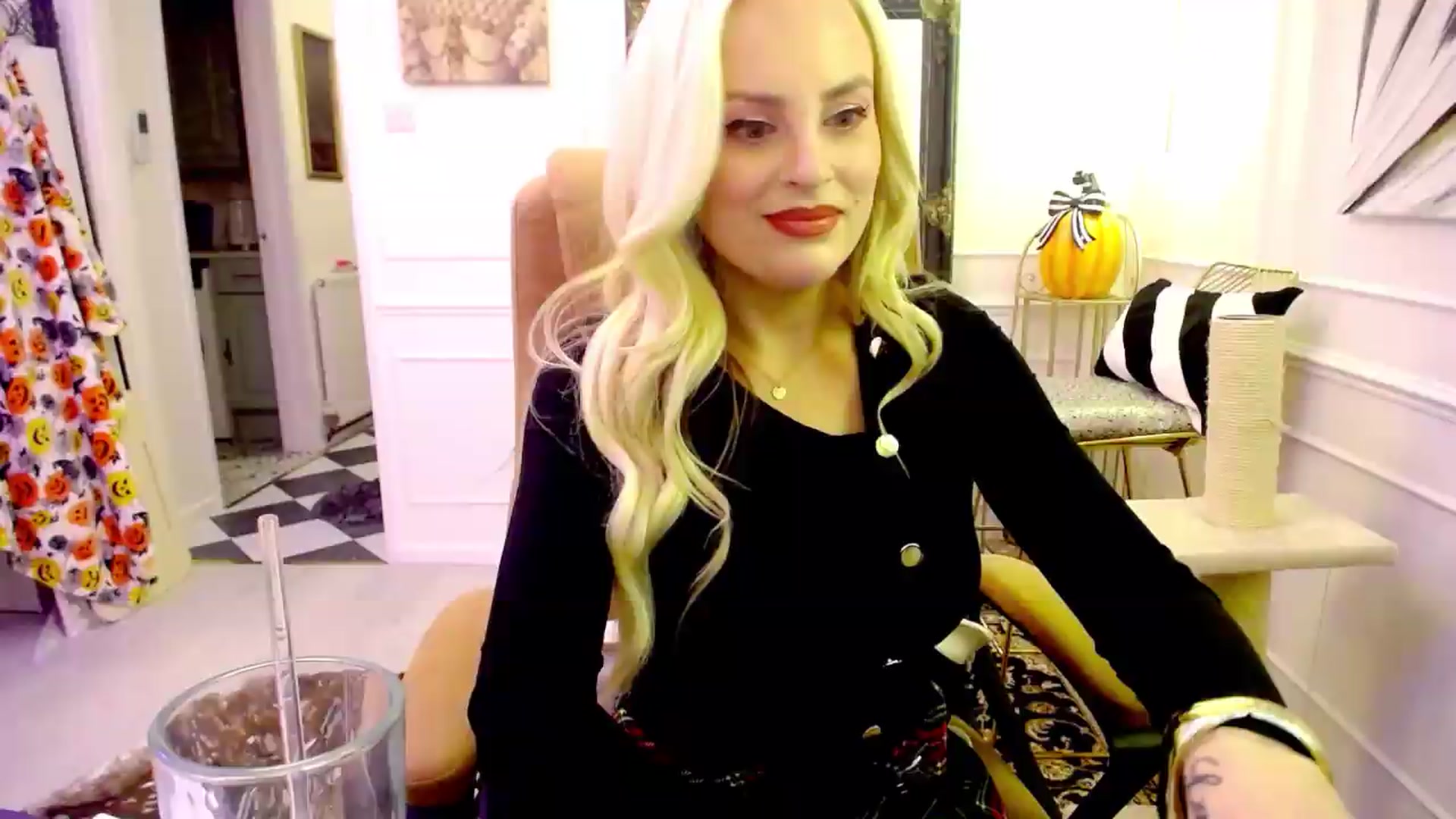 Gallery image thumbnail from JingleK3lls's myfreecams stream on, 09/13/2026, 01:03 image 3 of 20
