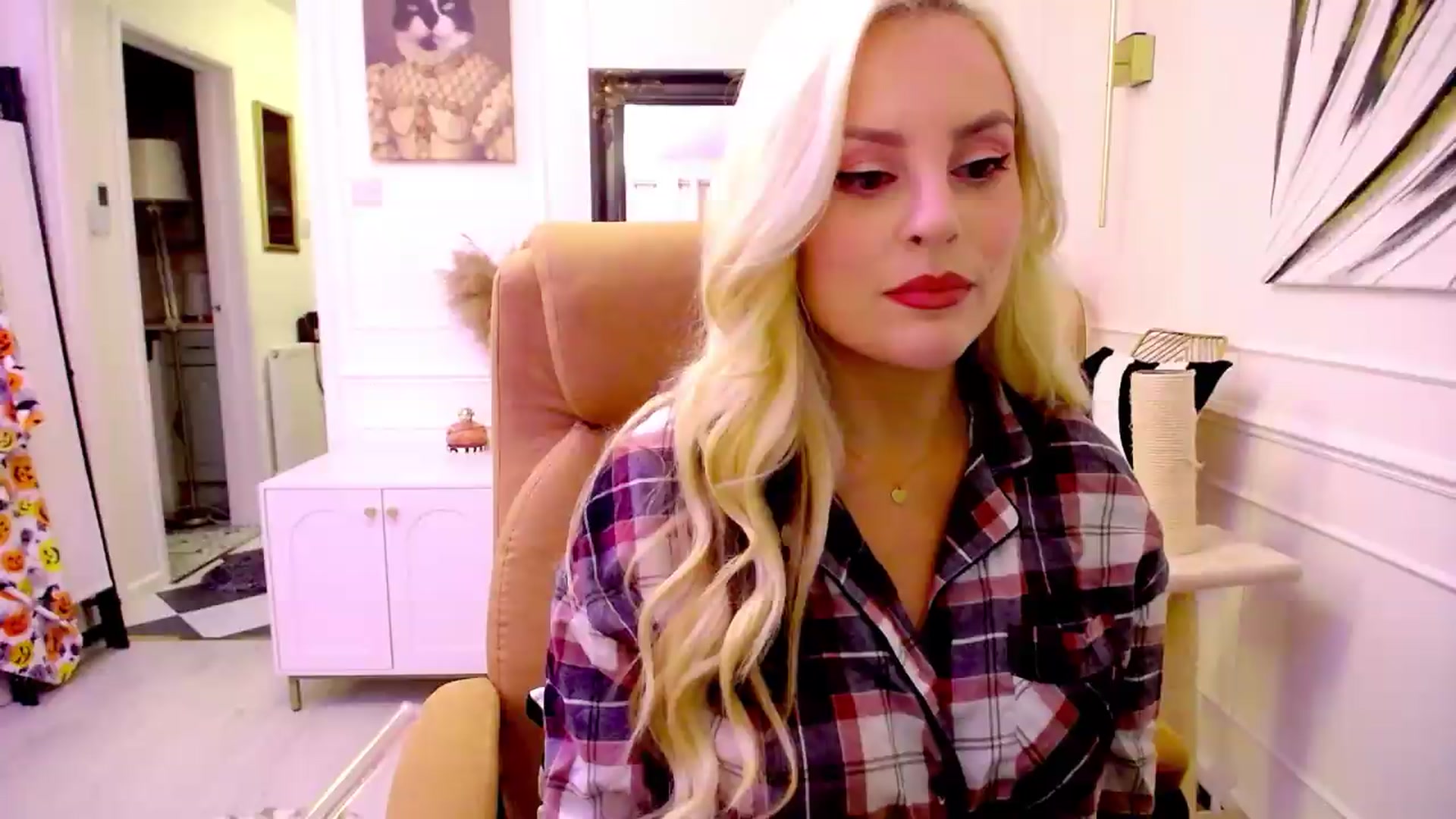 Gallery image thumbnail from JingleK3lls's myfreecams stream on, 09/30/2026, 02:15 image 6 of 20