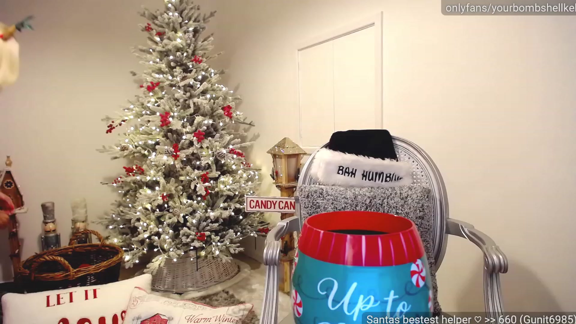 Gallery image thumbnail from JingleKells's myfreecams stream on, 12/01/2022, 23:45 image 2 of 20