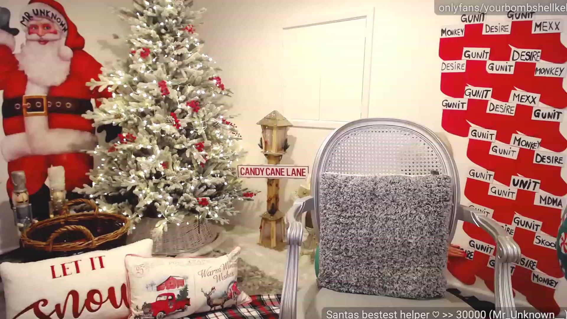 Gallery image thumbnail from JingleKells's myfreecams stream on, 12/03/2022, 01:51 image 2 of 20
