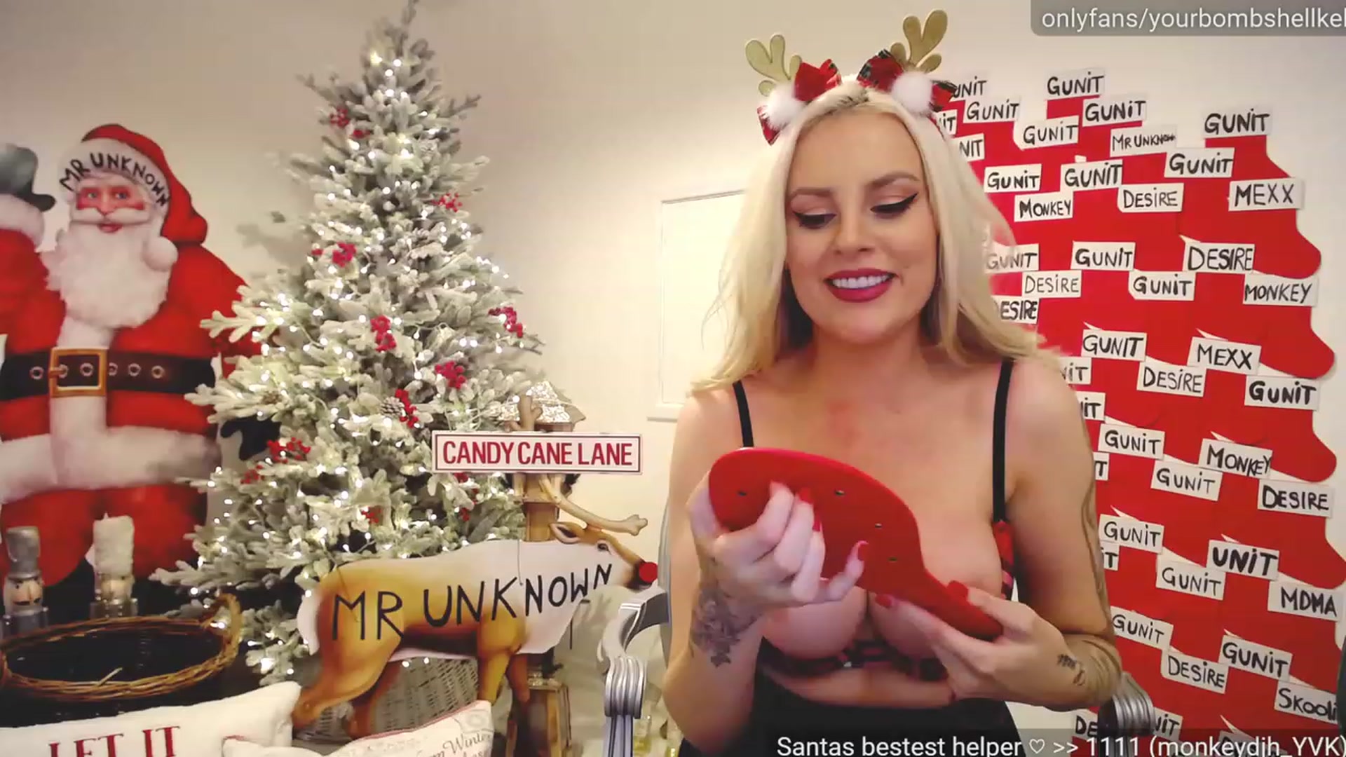 Gallery image thumbnail from JingleKells's myfreecams stream on, 12/03/2022, 22:44 image 12 of 20
