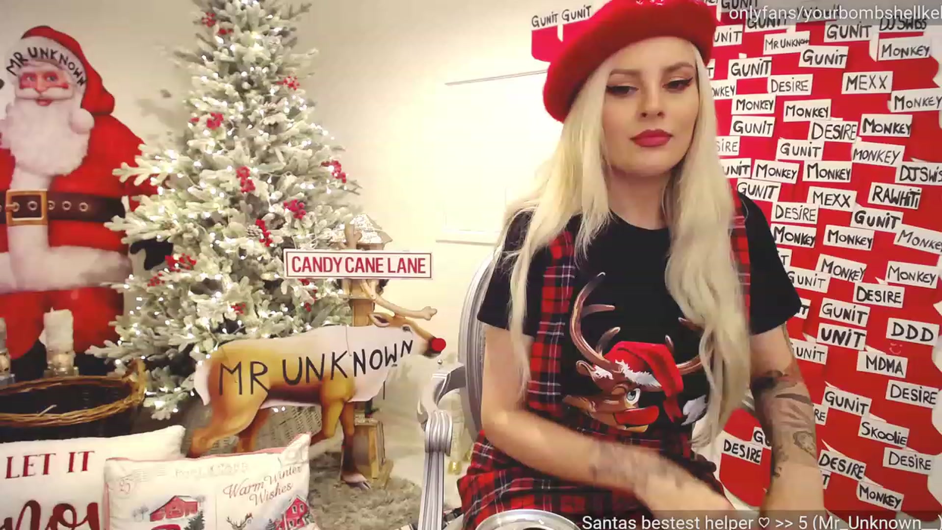 Gallery image thumbnail from JingleKells's myfreecams stream on, 12/06/2022, 24:11 image 3 of 20