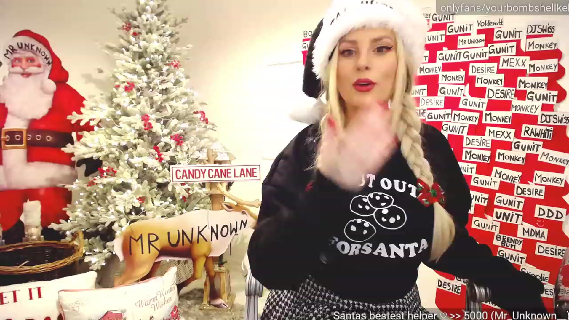 Gallery image thumbnail from JingleKells's myfreecams stream on, 12/07/2022, 23:57 image 10 of 20