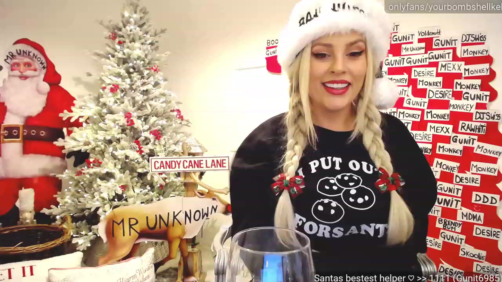 Gallery image thumbnail from JingleKells's myfreecams stream on, 12/07/2022, 23:57 image 3 of 20