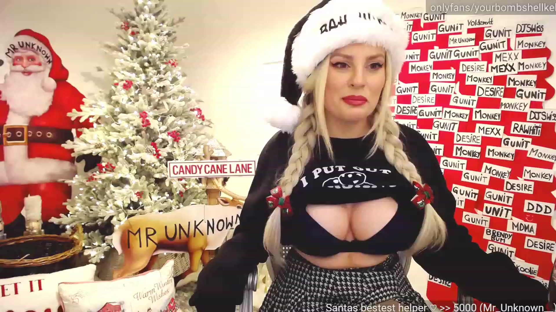 Gallery image thumbnail from JingleKells's myfreecams stream on, 12/07/2022, 23:57 image 13 of 20