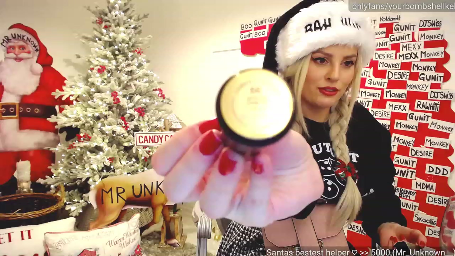 Gallery image thumbnail from JingleKells's myfreecams stream on, 12/07/2022, 23:57 image 18 of 20