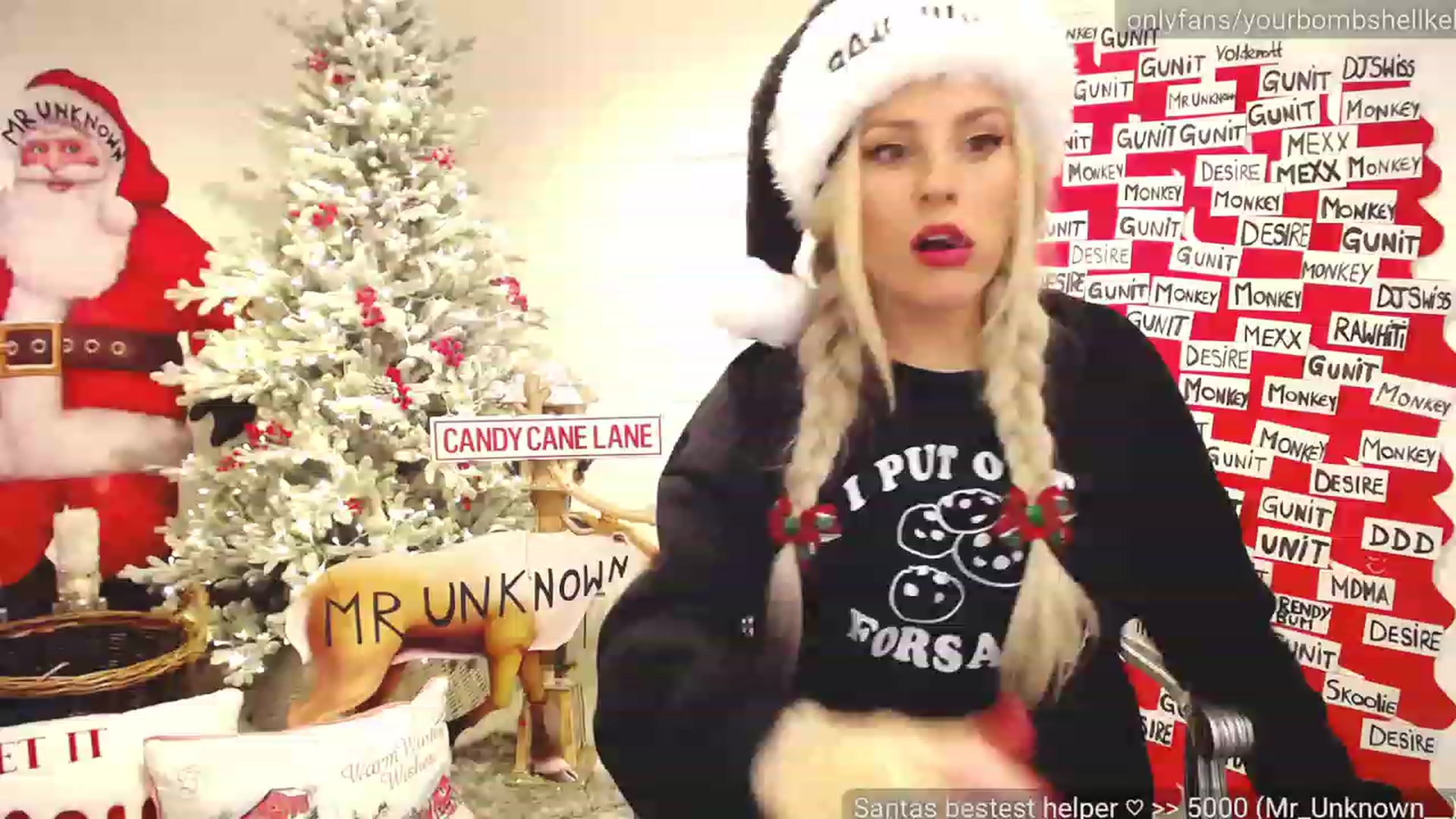 Gallery image thumbnail from JingleKells's myfreecams stream on, 12/08/2022, 24:31 image 1 of 20