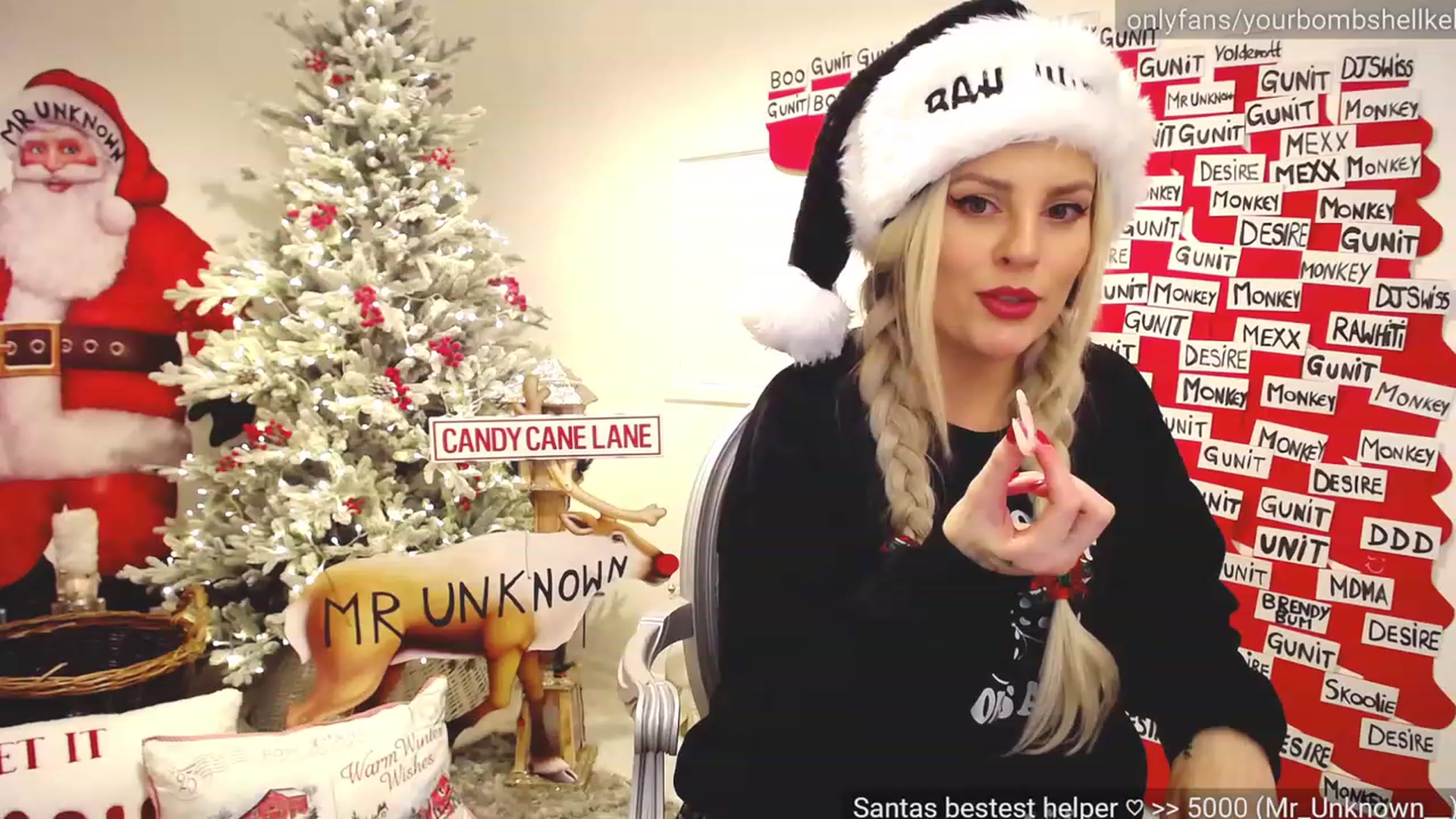 Gallery image thumbnail from JingleKells's myfreecams stream on, 12/08/2022, 24:31 image 9 of 20