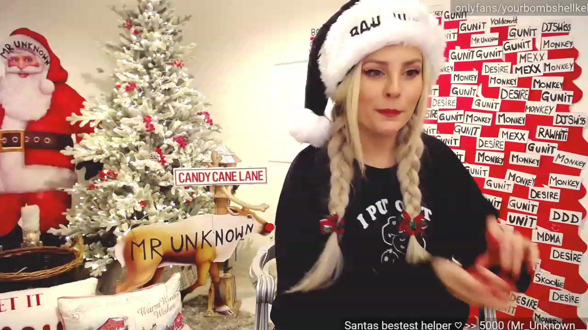 Gallery image thumbnail from JingleKells's myfreecams stream on, 12/08/2022, 24:31 image 10 of 20