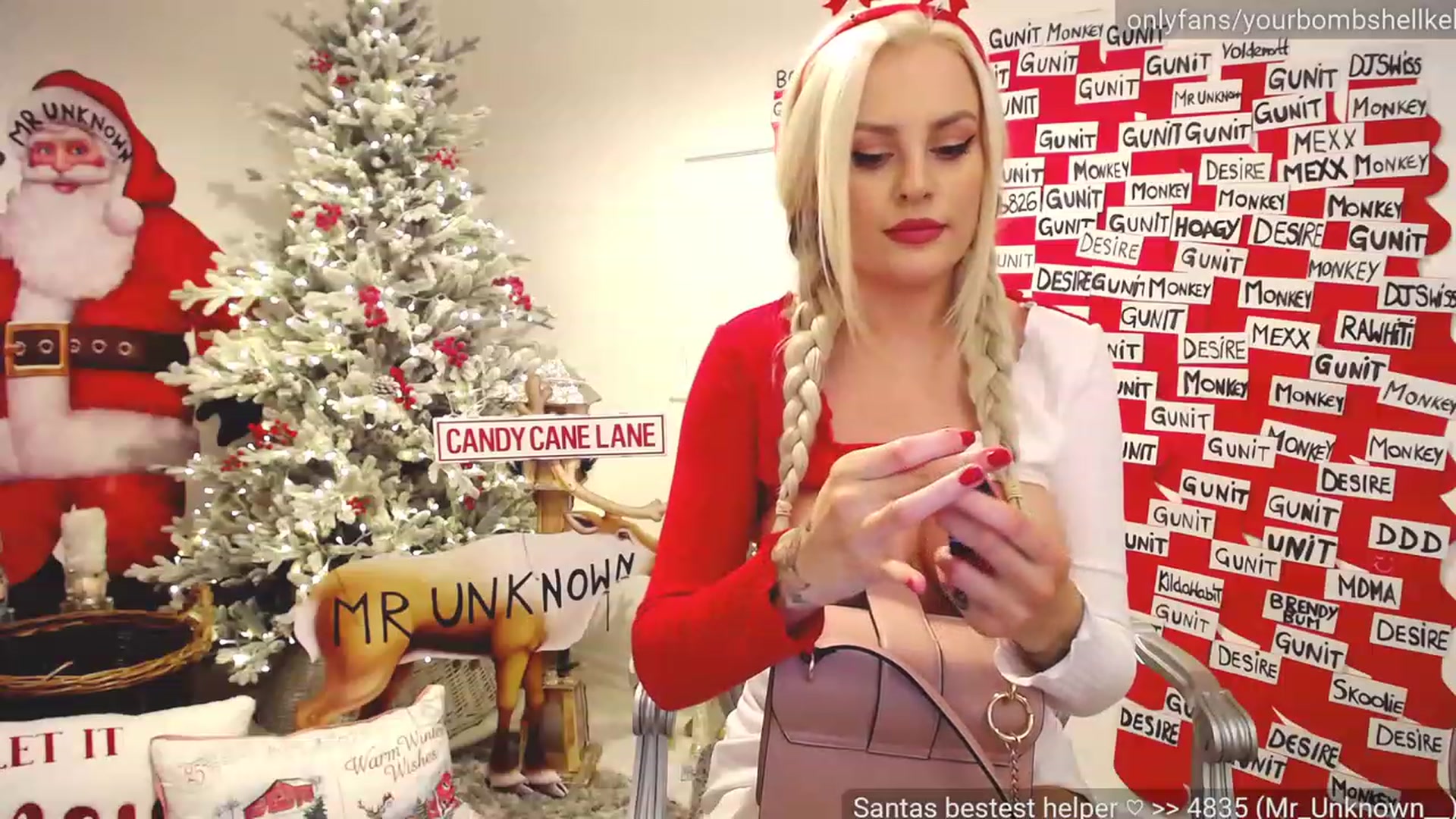 Gallery image thumbnail from JingleKells's myfreecams stream on, 12/09/2022, 24:05 image 18 of 20