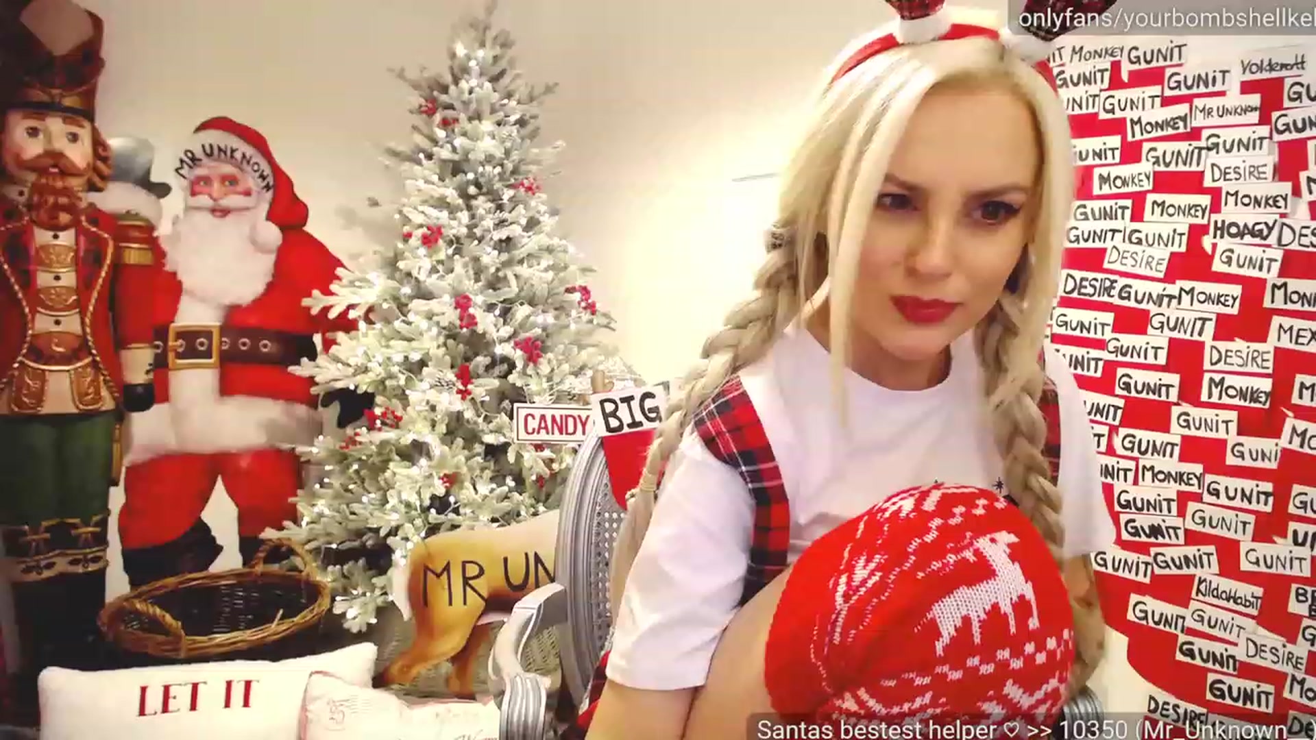 Gallery image thumbnail from JingleKells's myfreecams stream on, 12/16/2022, 01:03 image 18 of 20