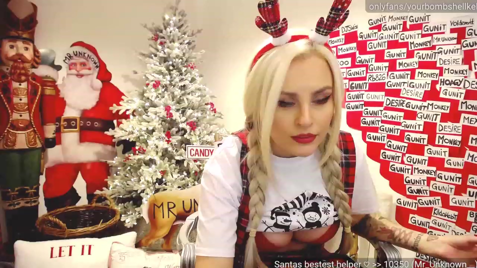 Gallery image thumbnail from JingleKells's myfreecams stream on, 12/16/2022, 01:03 image 17 of 20
