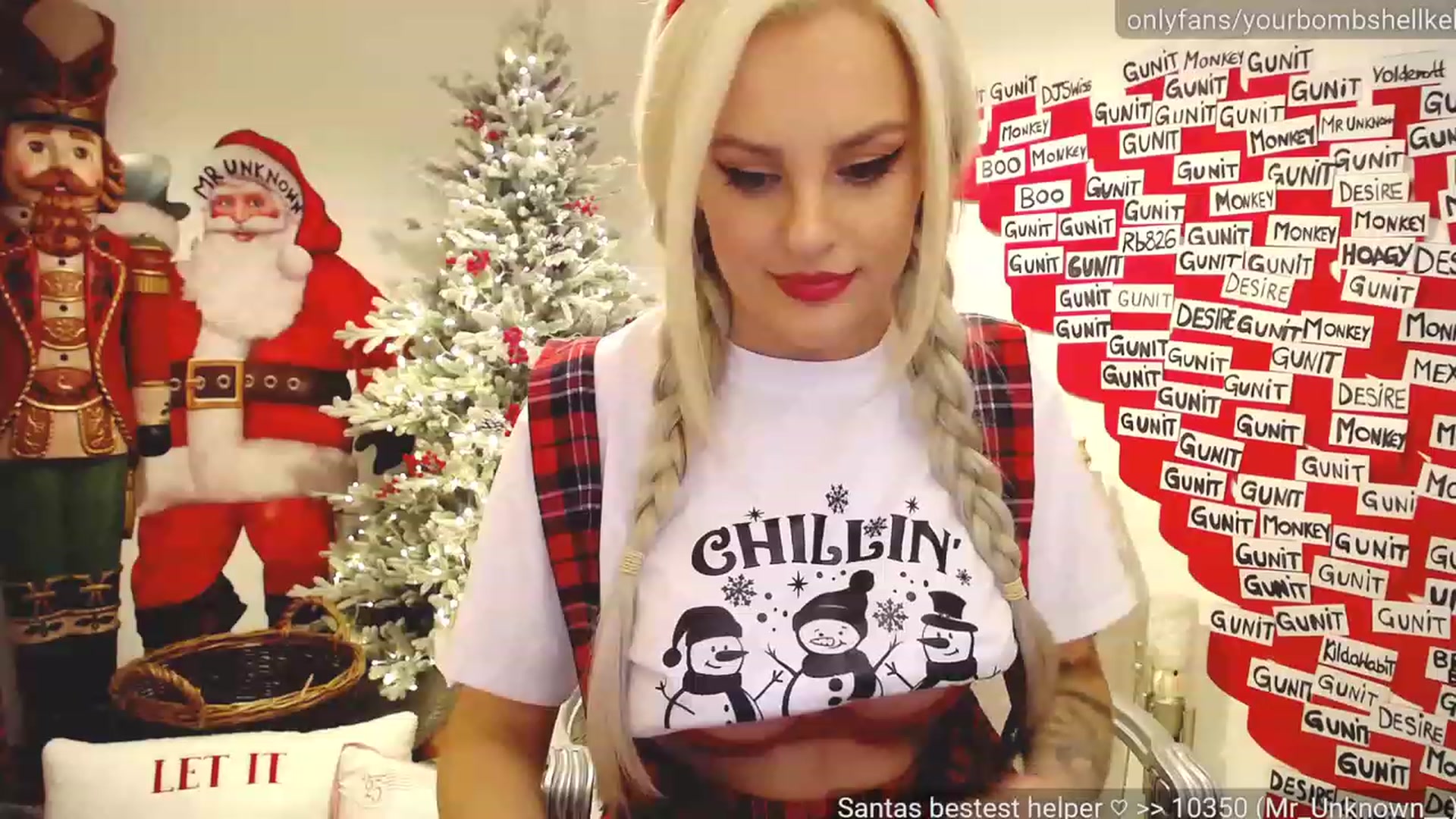 Gallery image thumbnail from JingleKells's myfreecams stream on, 12/16/2022, 01:03 image 13 of 20