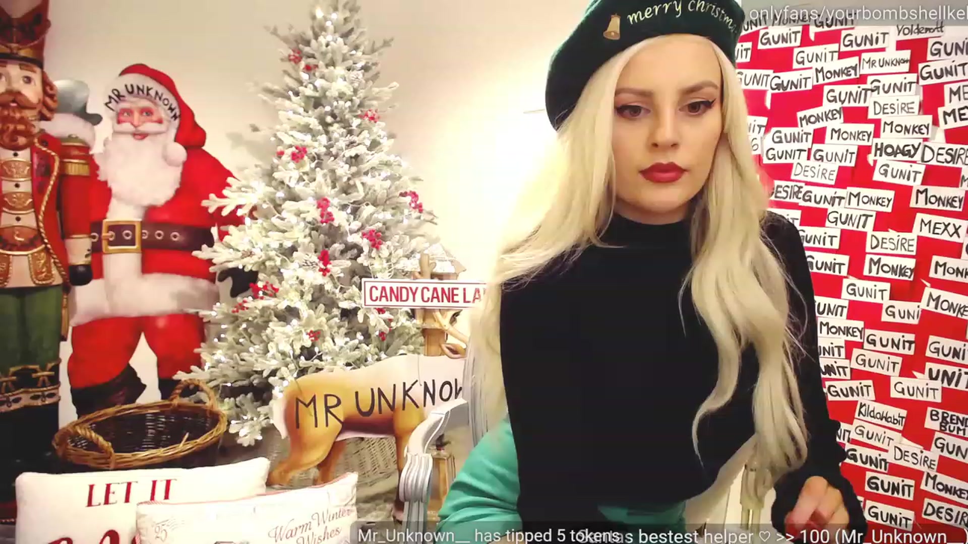 Gallery image thumbnail from JingleKells's myfreecams stream on, 12/19/2022, 24:06 image 3 of 20