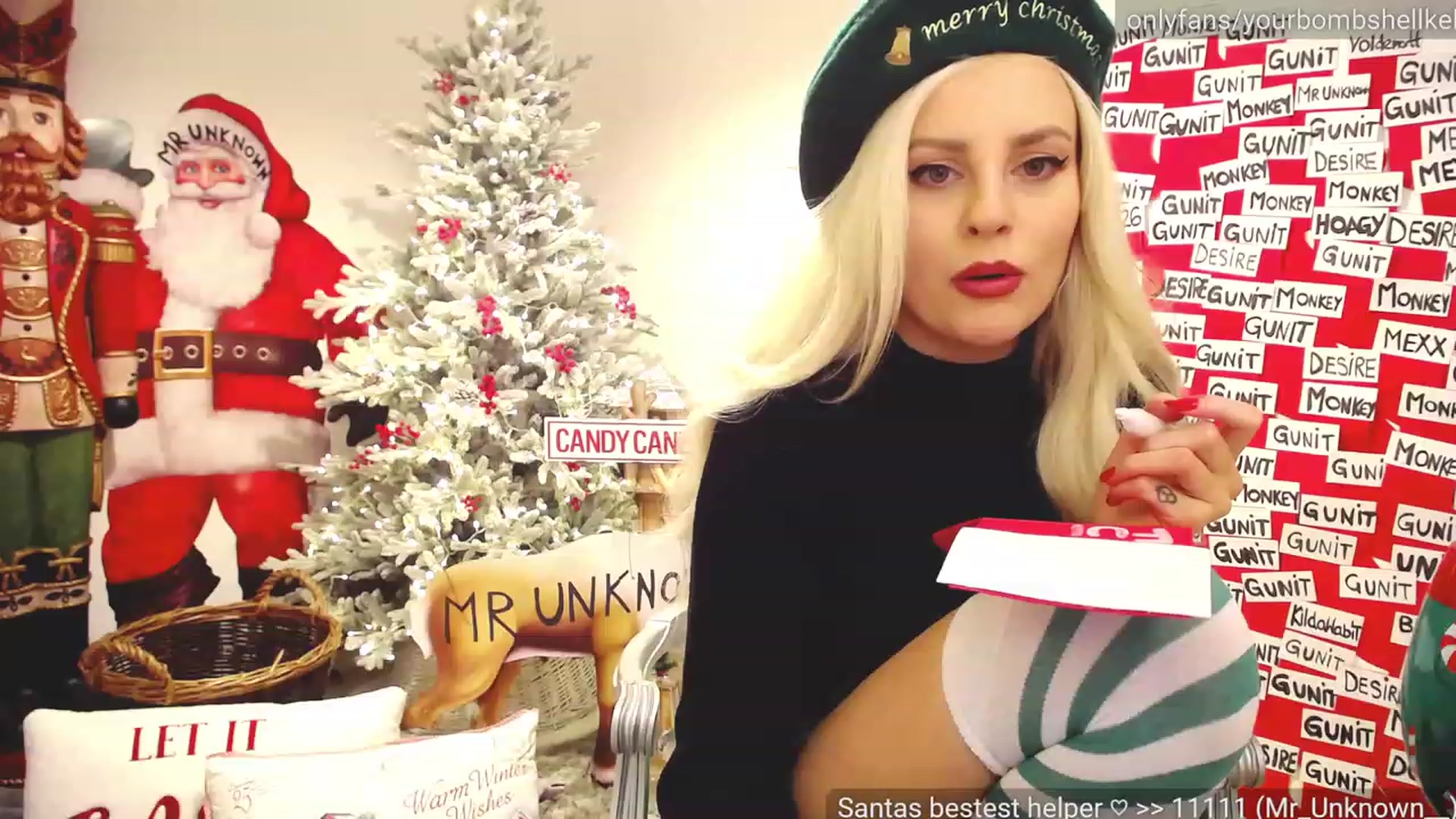 Gallery image thumbnail from JingleKells's myfreecams stream on, 12/19/2022, 24:06 image 6 of 20
