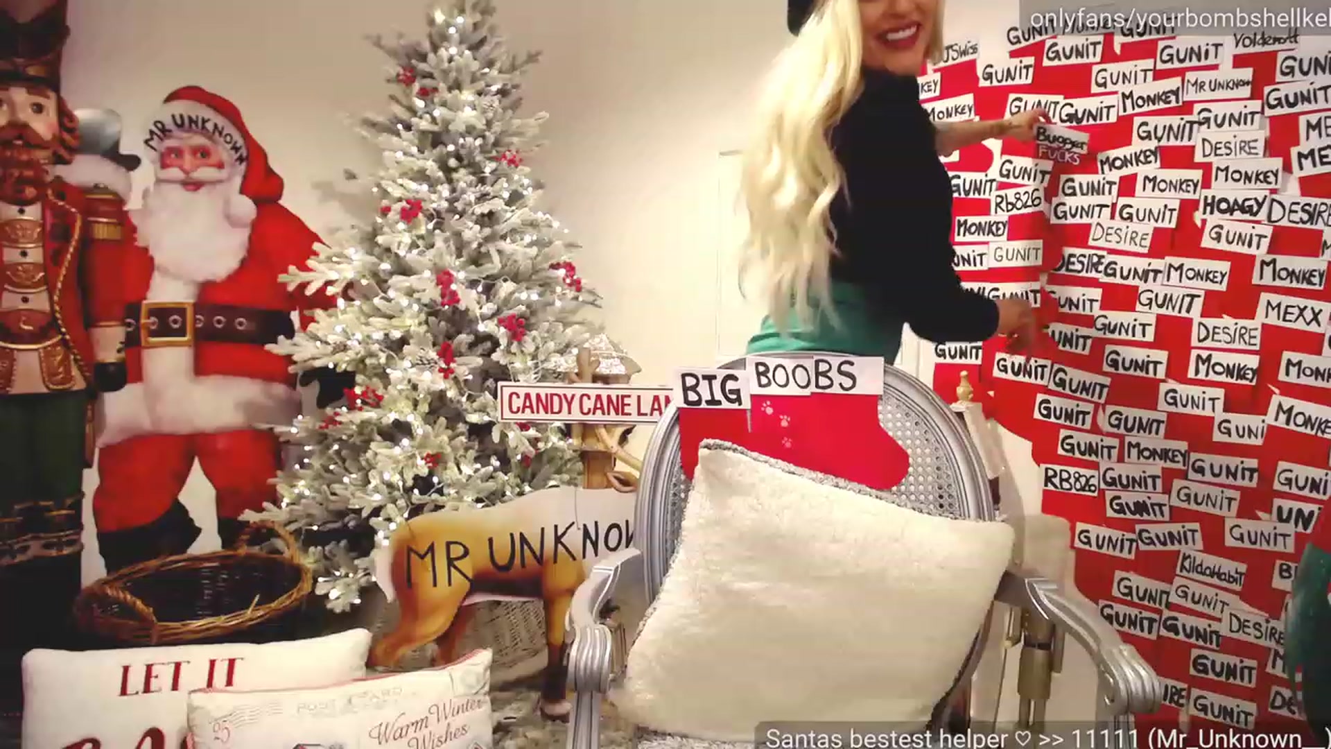 Gallery image thumbnail from JingleKells's myfreecams stream on, 12/19/2022, 24:06 image 8 of 20