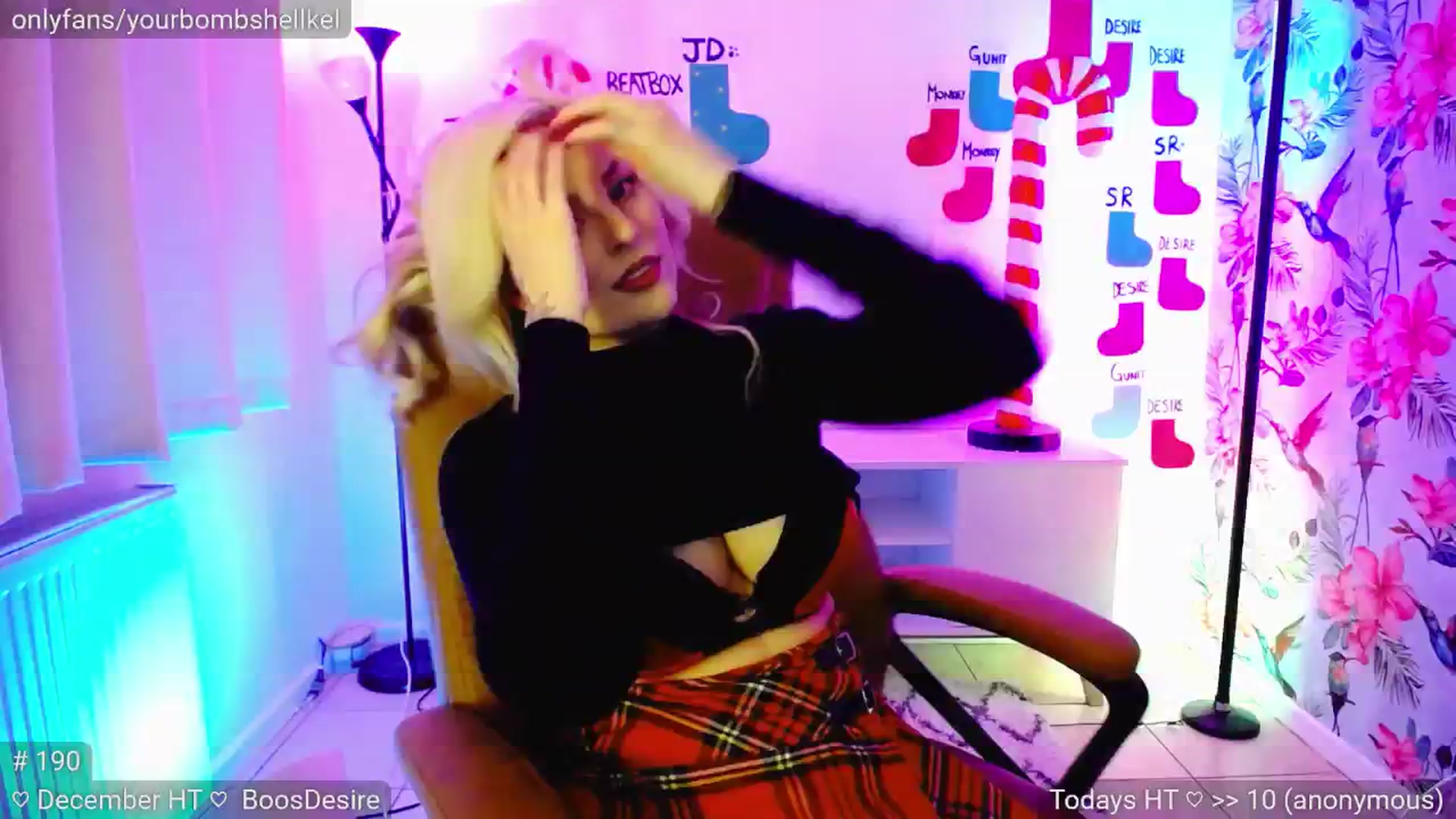 Gallery image thumbnail from JingleKells's myfreecams stream on, 12/10/2024, 24:01 image 9 of 20