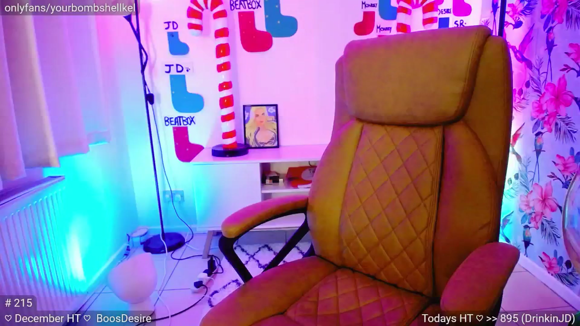 Gallery image thumbnail from JingleKells's myfreecams stream on, 12/12/2024, 01:30 image 15 of 20