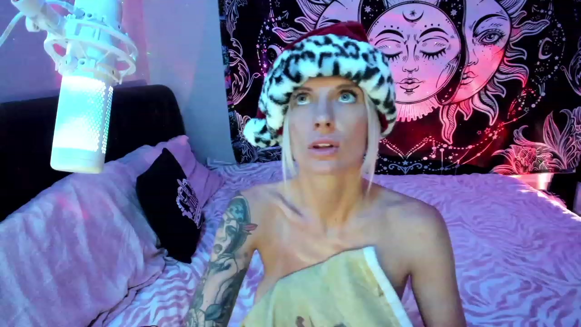 Gallery image thumbnail from Jingle_Bellez's myfreecams stream on, 12/10/2023, 07:58 image 1 of 20