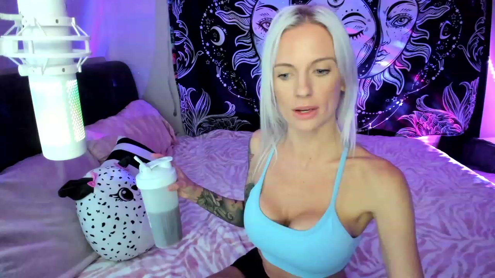 Gallery image thumbnail from Jingle_Bellez's myfreecams stream on, 12/16/2023, 05:51 image 4 of 20