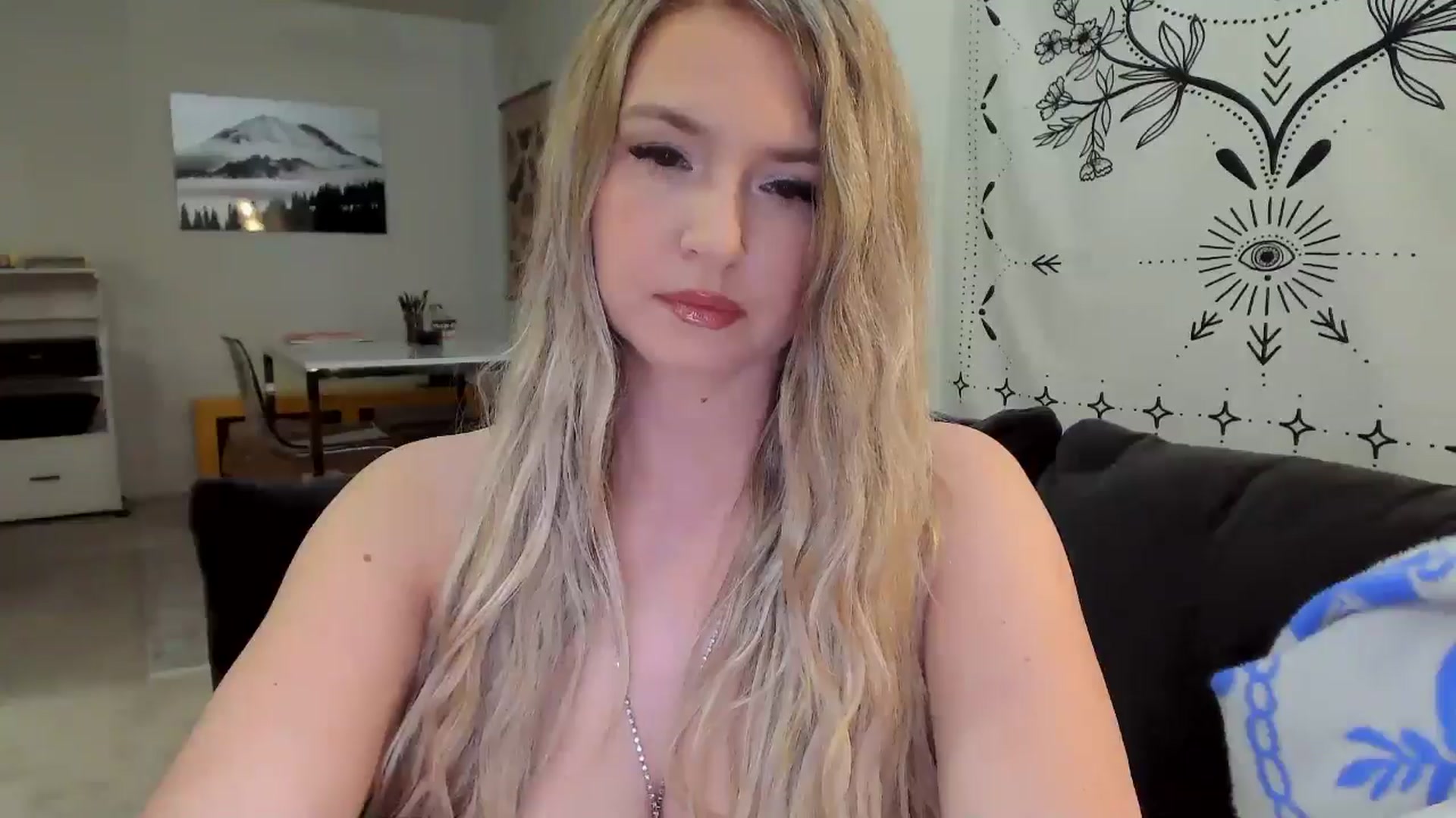 Gallery image thumbnail from JinnaWhite's myfreecams stream on, 05/08/2024, 05:09 image 8 of 20