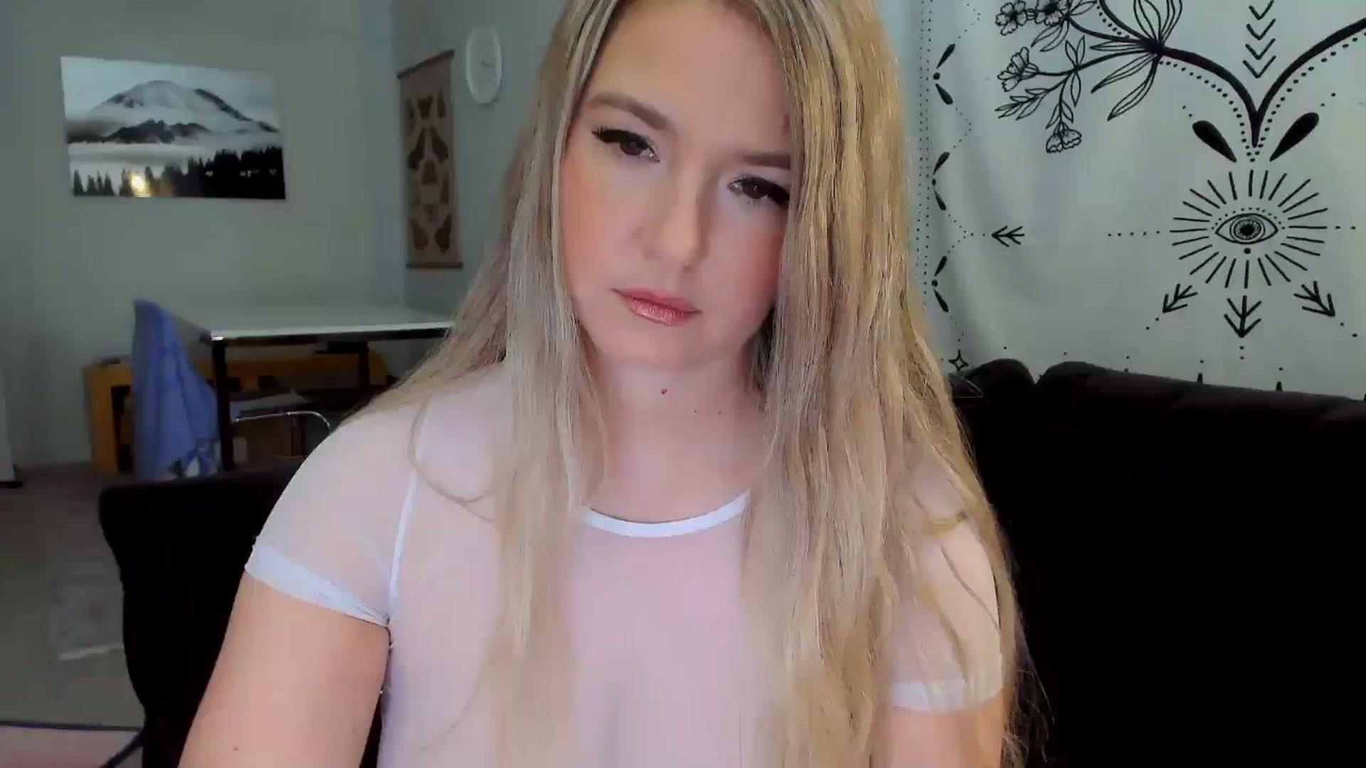 Gallery image thumbnail from JinnaWhite's myfreecams stream on, 05/27/2024, 01:13 image 17 of 20