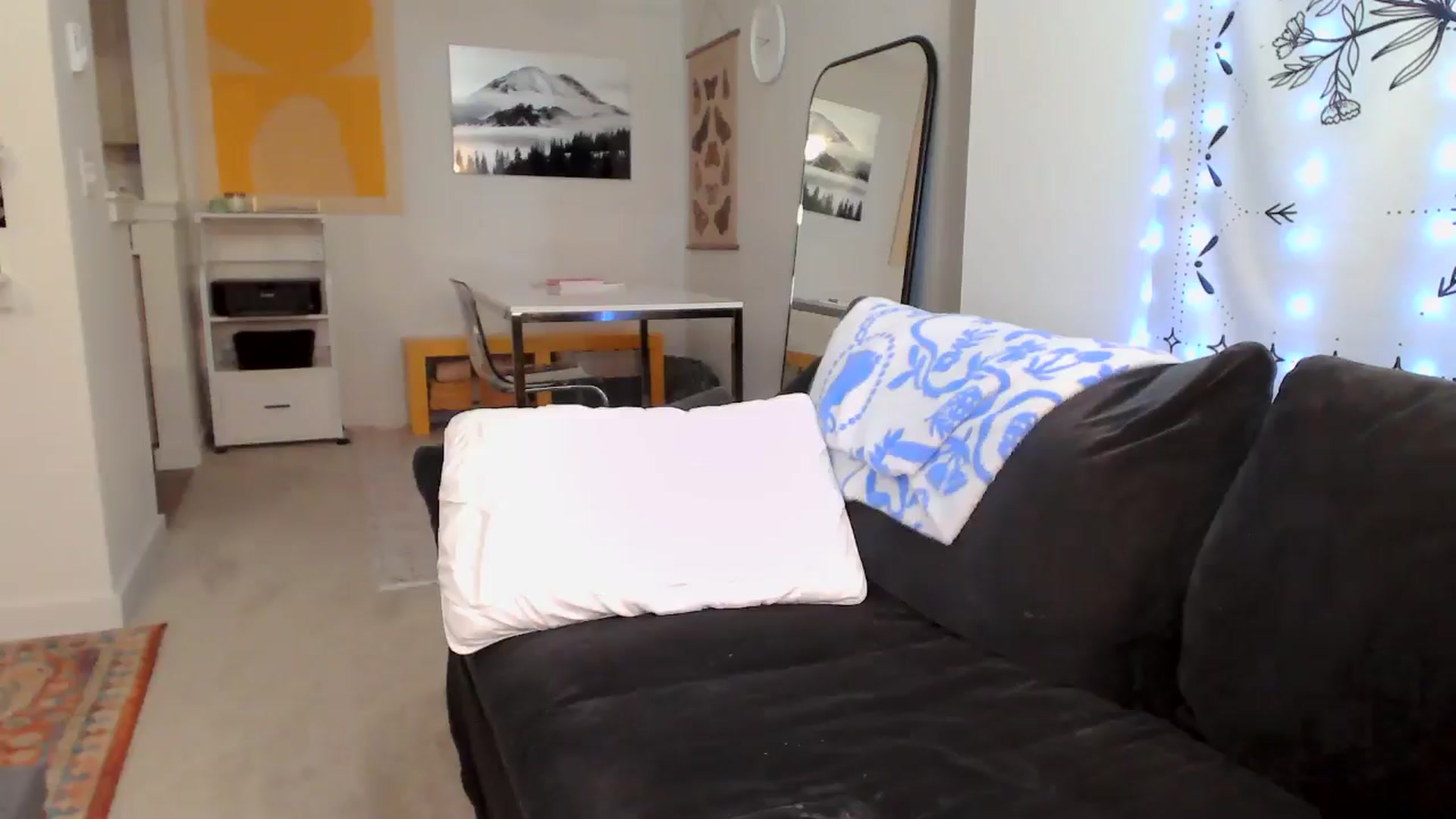 Gallery image thumbnail from JinnaWhite's myfreecams stream on, 06/19/2024, 03:58 image 17 of 20