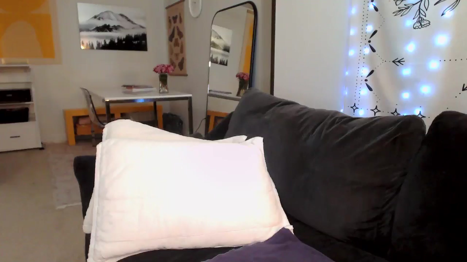 Gallery image thumbnail from JinnaWhite's myfreecams stream on, 07/12/2024, 04:27 image 16 of 20