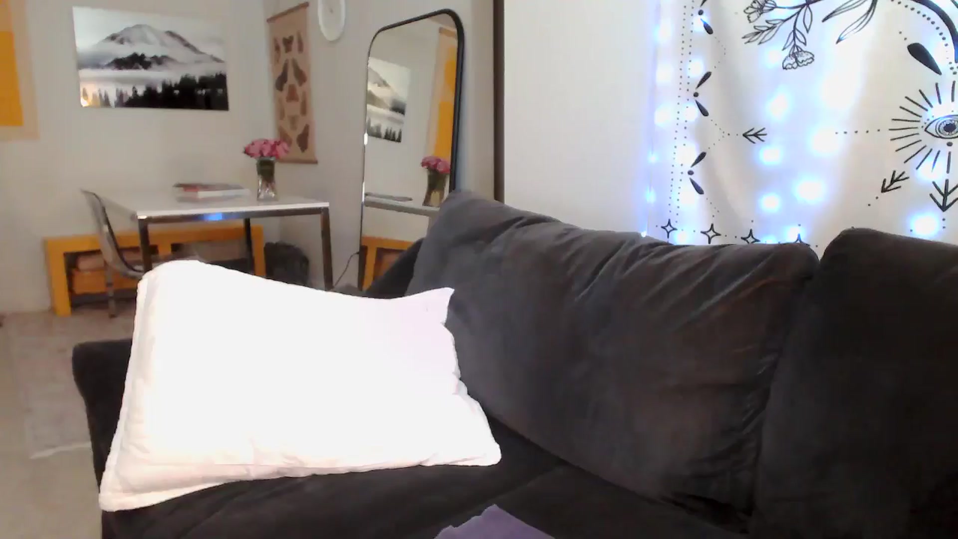 Gallery image thumbnail from JinnaWhite's myfreecams stream on, 07/12/2024, 05:58 image 17 of 20