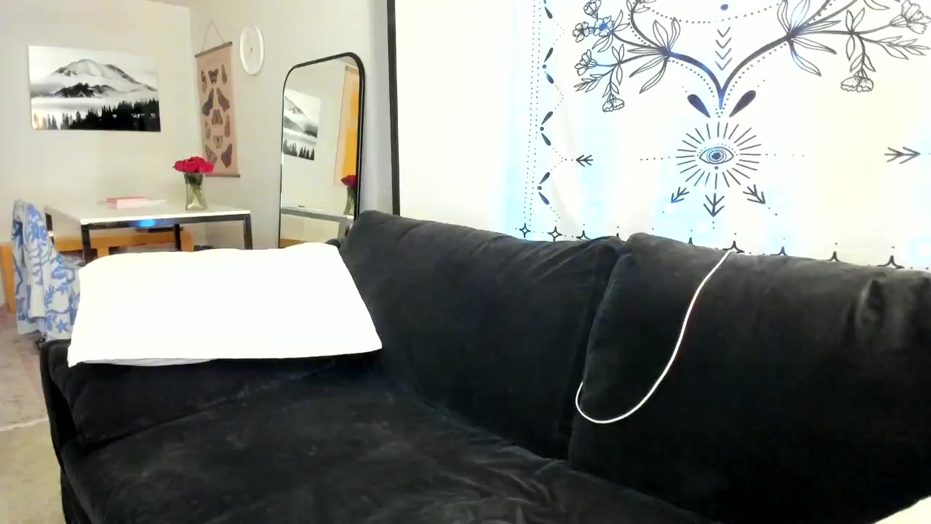 Gallery image thumbnail from JinnaWhite's myfreecams stream on, 07/25/2024, 02:52 image 14 of 20