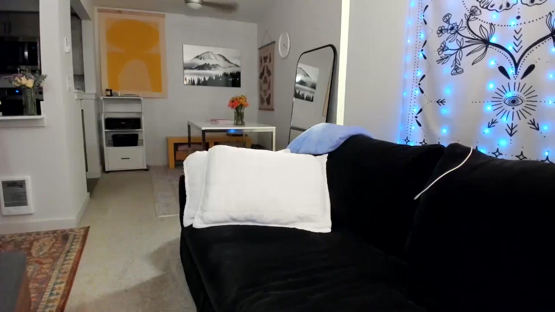 Gallery image thumbnail from JinnaWhite's myfreecams stream on, 07/28/2024, 02:30 image 6 of 20