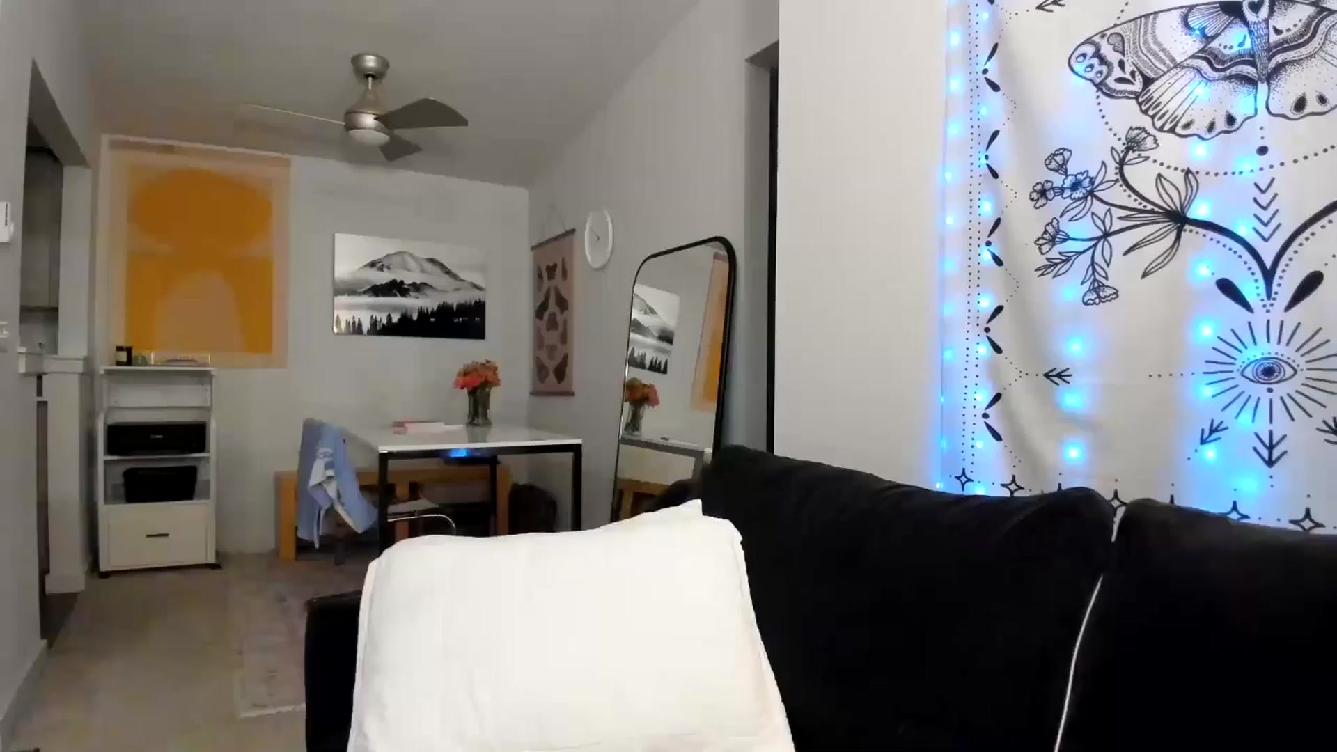 Gallery image thumbnail from JinnaWhite's myfreecams stream on, 07/29/2024, 02:53 image 1 of 20