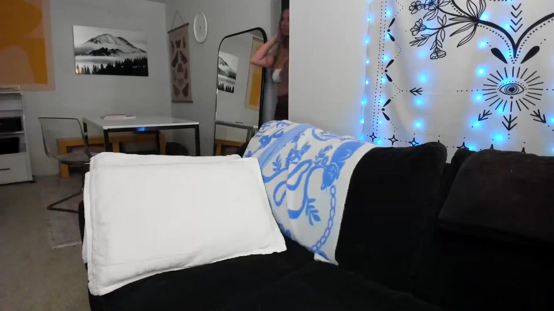 Gallery image thumbnail from JinnaWhite's myfreecams stream on, 08/03/2024, 02:54 image 5 of 20