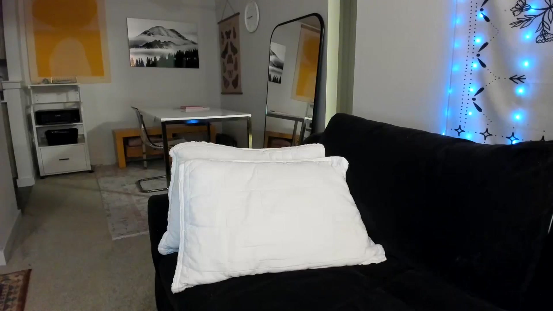 Gallery image thumbnail from JinnaWhite's myfreecams stream on, 08/16/2024, 04:19 image 6 of 20