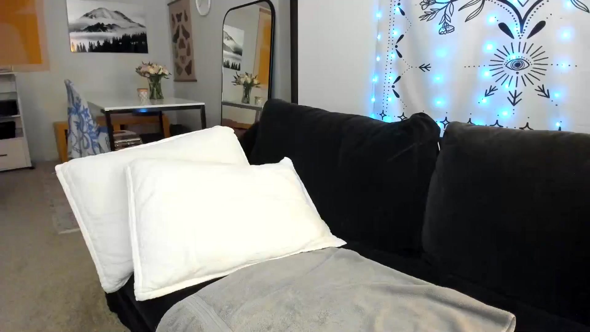 Gallery image thumbnail from JinnaWhite's myfreecams stream on, 08/31/2024, 05:50 image 1 of 20
