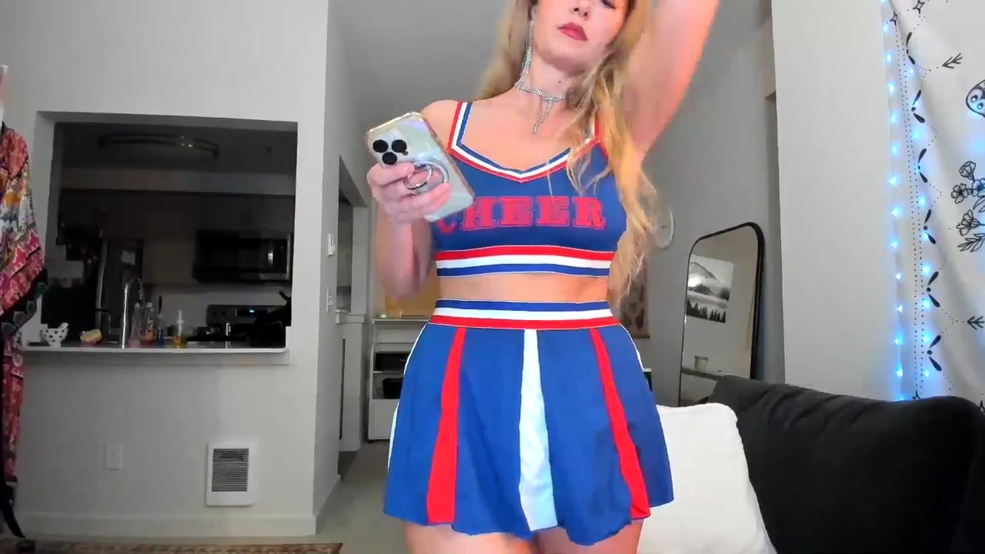 Gallery image thumbnail from JinnaWhite's myfreecams stream on, 09/07/2024, 03:29 image 10 of 20