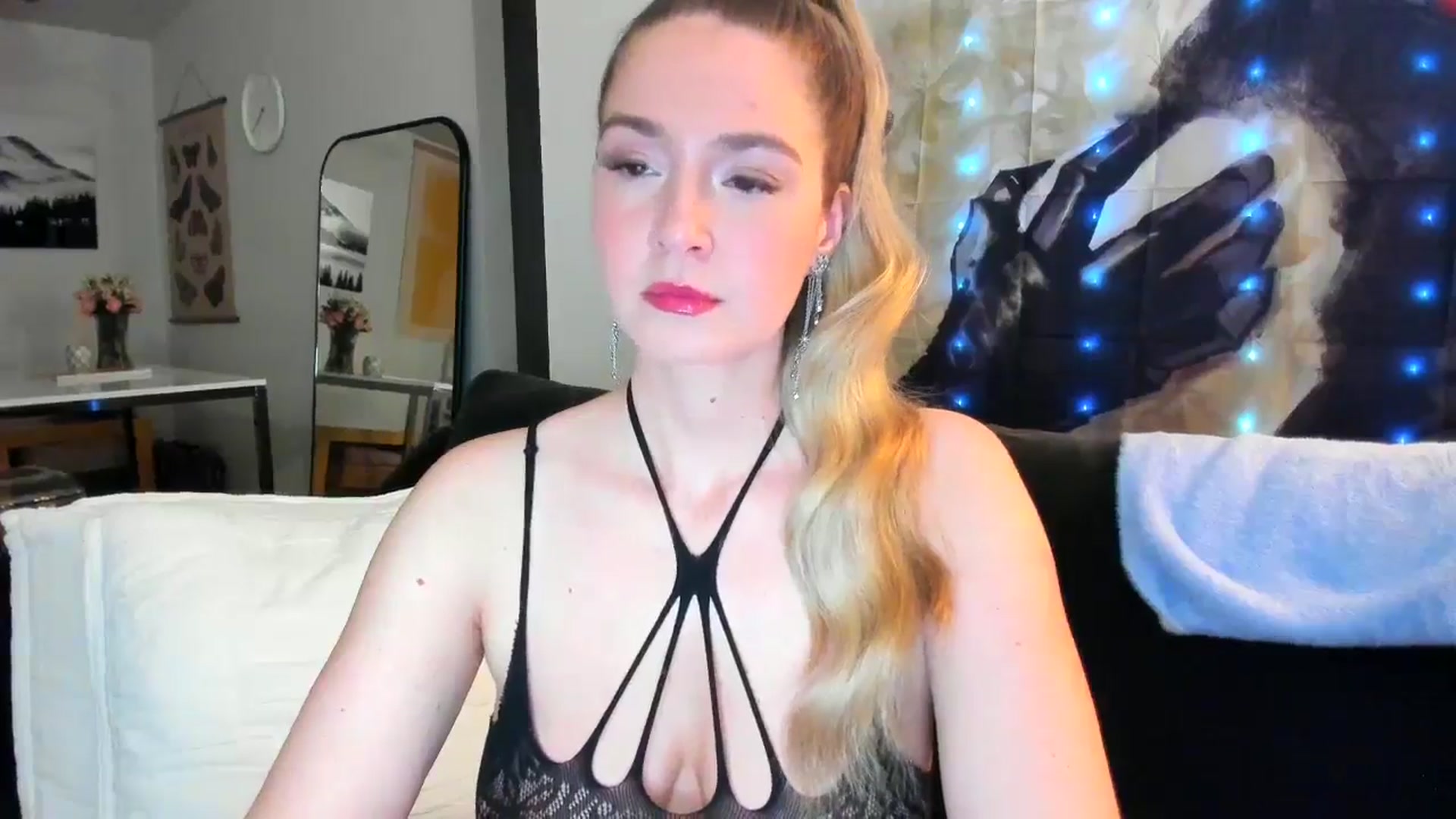Gallery image thumbnail from JinnaWhite's myfreecams stream on, 09/23/2024, 03:58 image 4 of 20