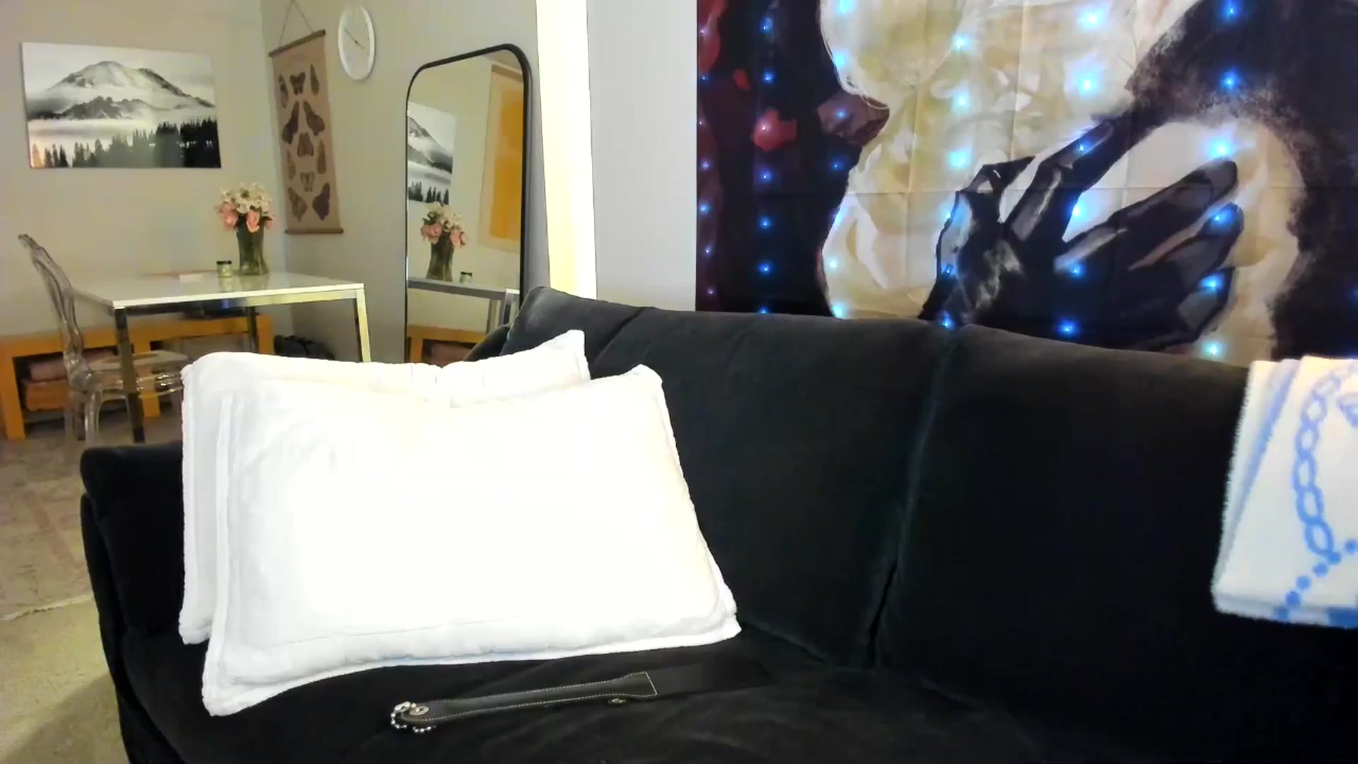 Gallery image thumbnail from JinnaWhite's myfreecams stream on, 09/25/2024, 23:28 image 3 of 20