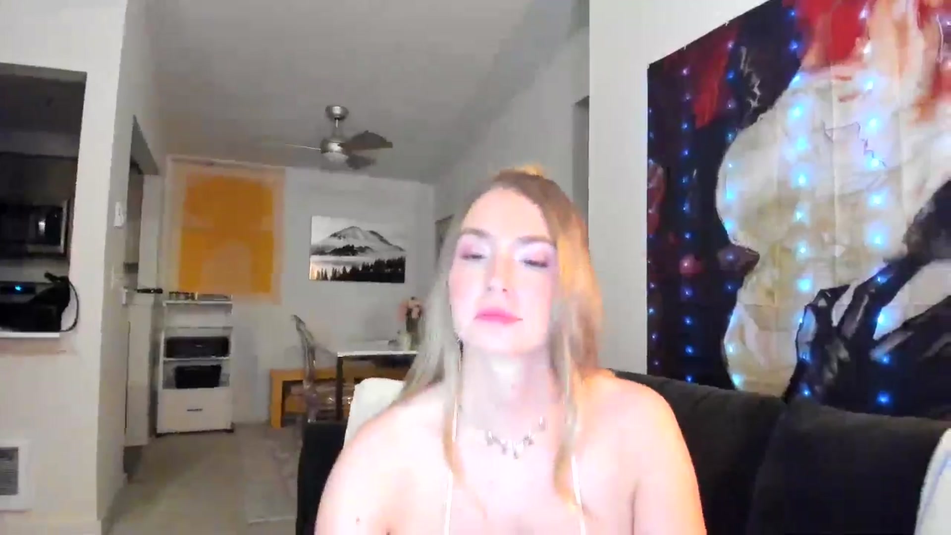 Gallery image thumbnail from JinnaWhite's myfreecams stream on, 09/26/2024, 04:08 image 5 of 20