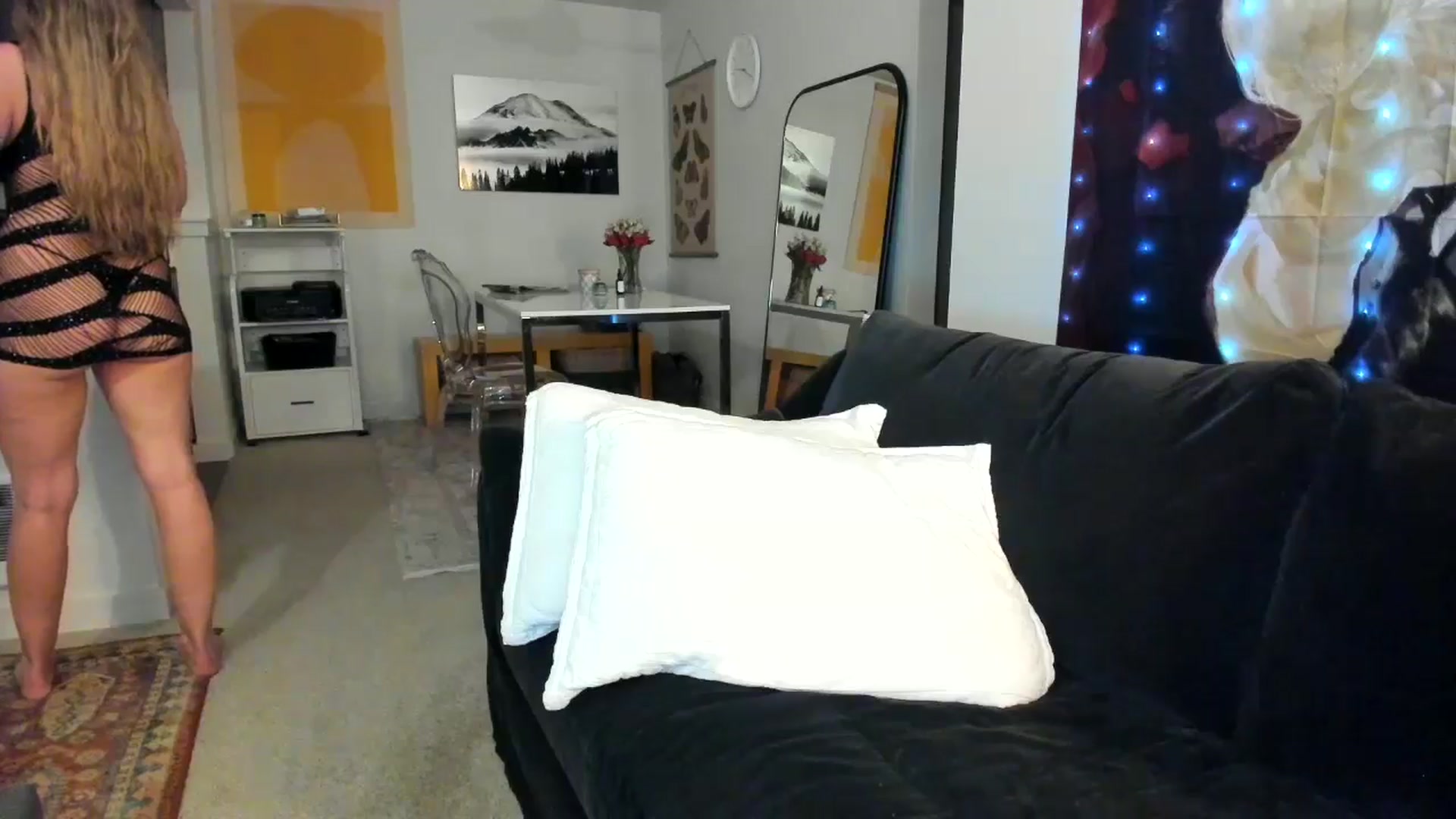 Gallery image thumbnail from JinnaWhite's myfreecams stream on, 10/02/2024, 05:23 image 11 of 20