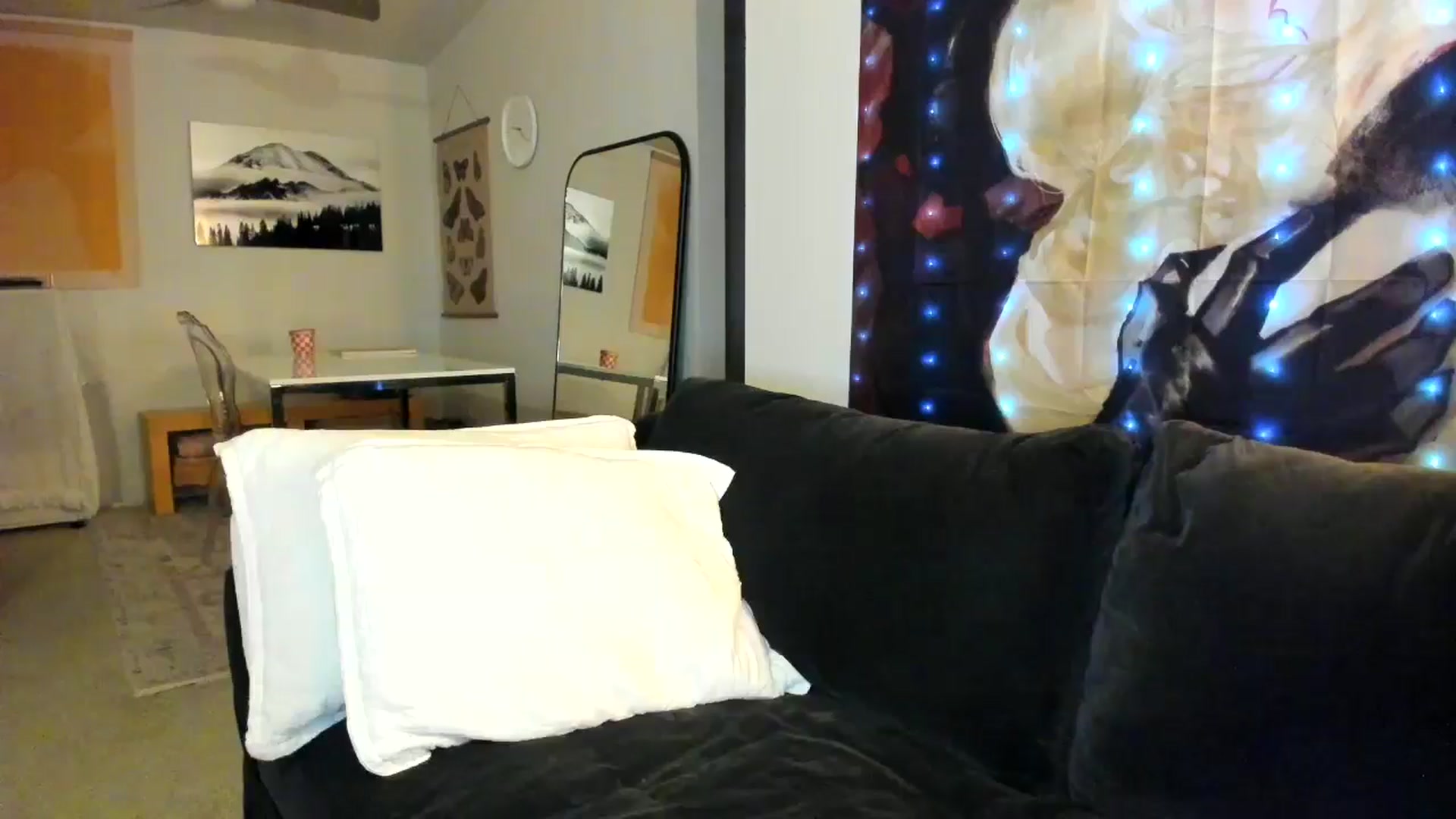 Gallery image thumbnail from JinnaWhite's myfreecams stream on, 10/26/2024, 06:07 image 10 of 20