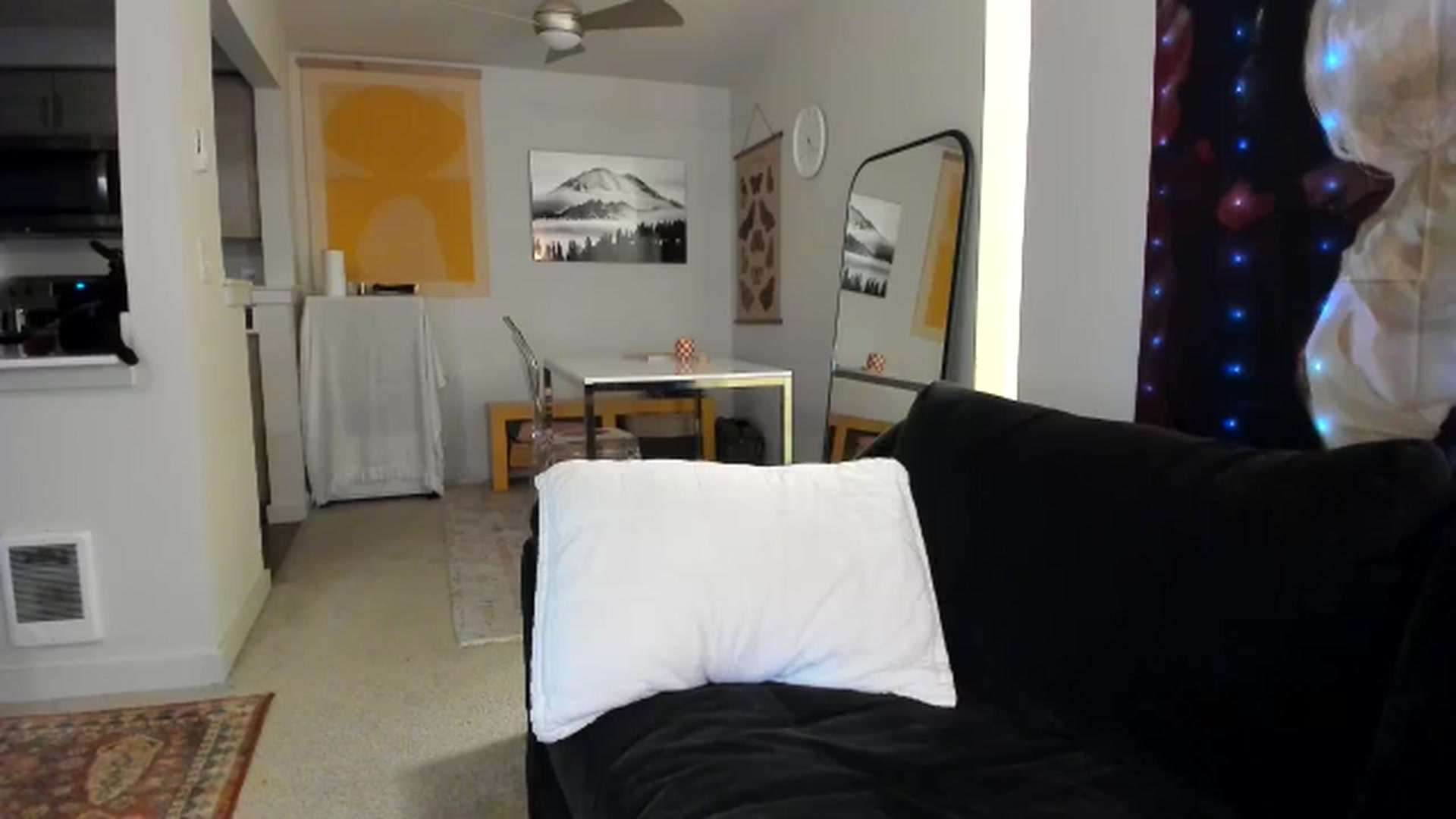 Gallery image thumbnail from JinnaWhite's myfreecams stream on, 11/15/2024, 23:44 image 15 of 20