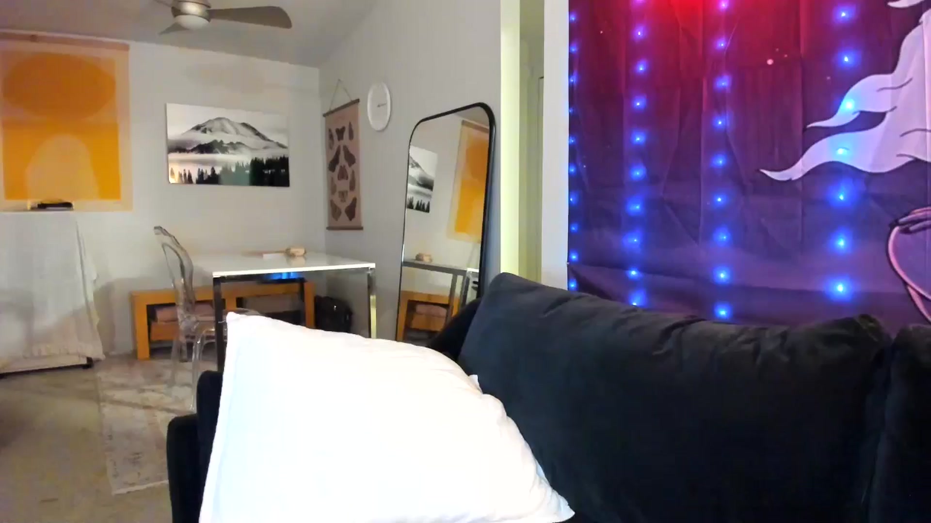 Gallery image thumbnail from JinnaWhite's myfreecams stream on, 11/28/2024, 03:07 image 5 of 20