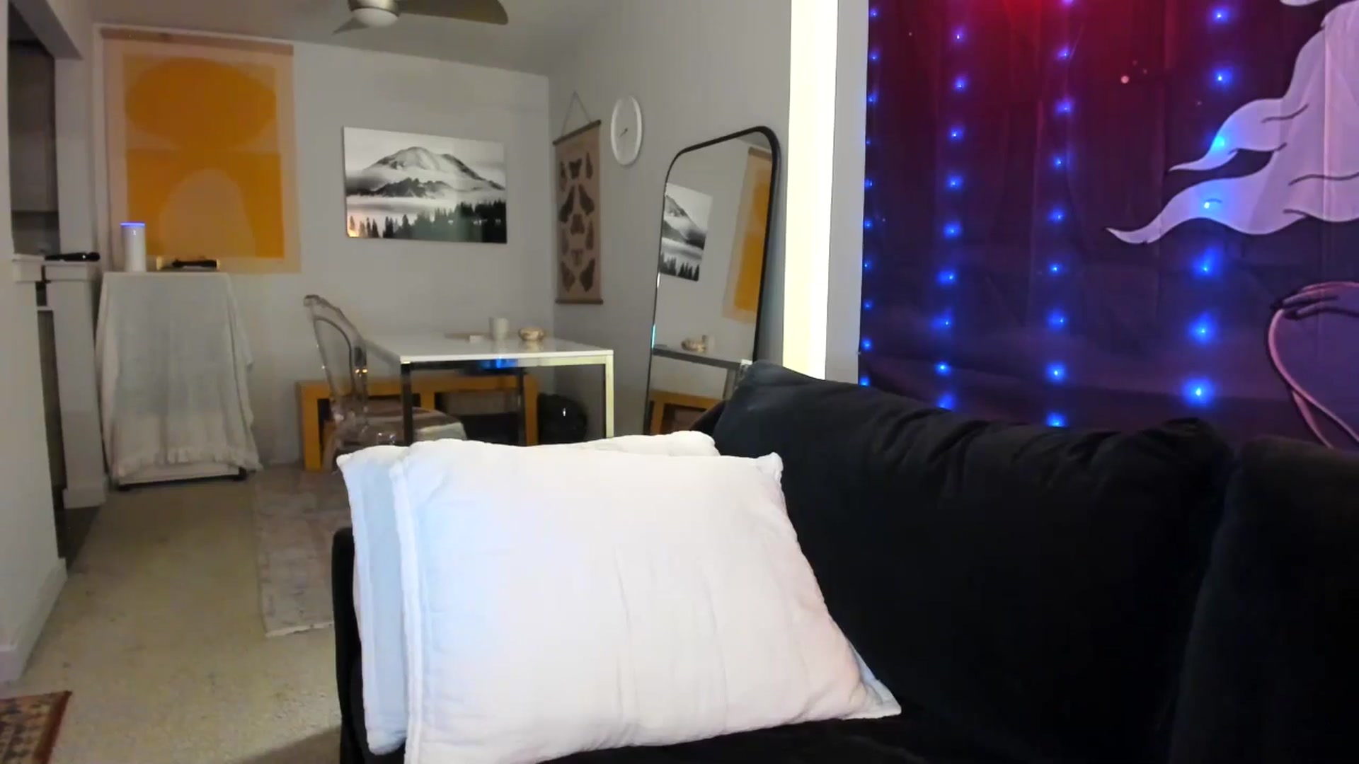Gallery image thumbnail from JinnaWhite's myfreecams stream on, 11/30/2024, 03:52 image 12 of 20
