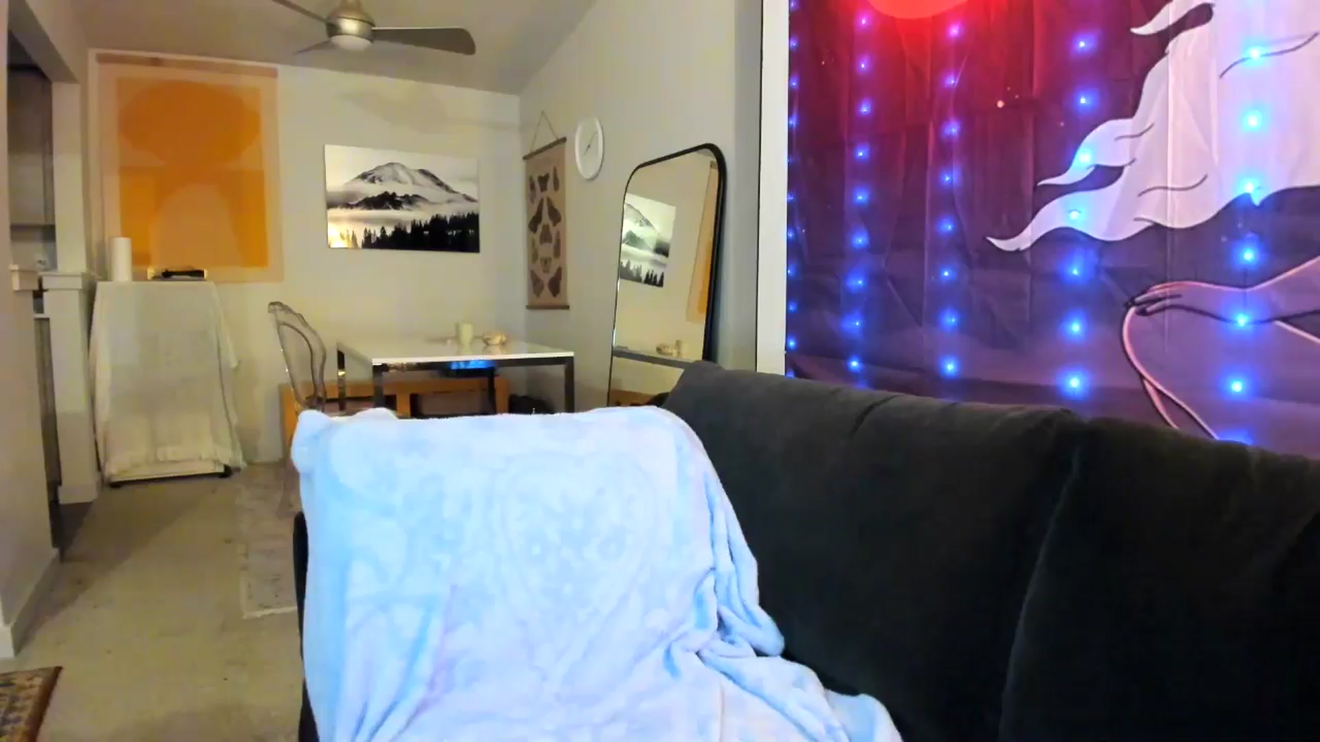 Gallery image thumbnail from JinnaWhite's myfreecams stream on, 12/02/2024, 03:17 image 13 of 20